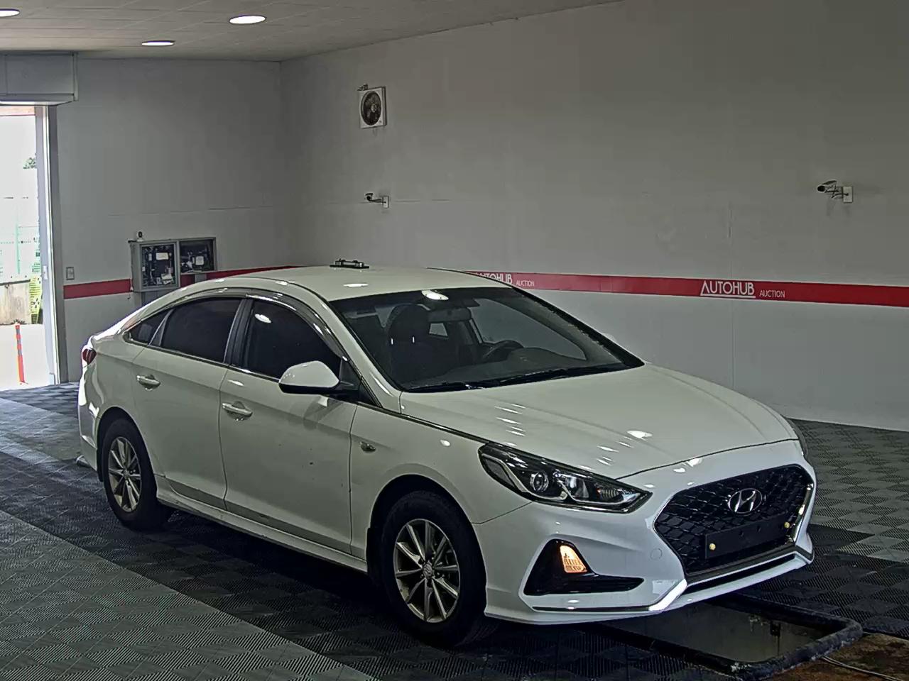 Hyundai Sonata 2020 - Image 2