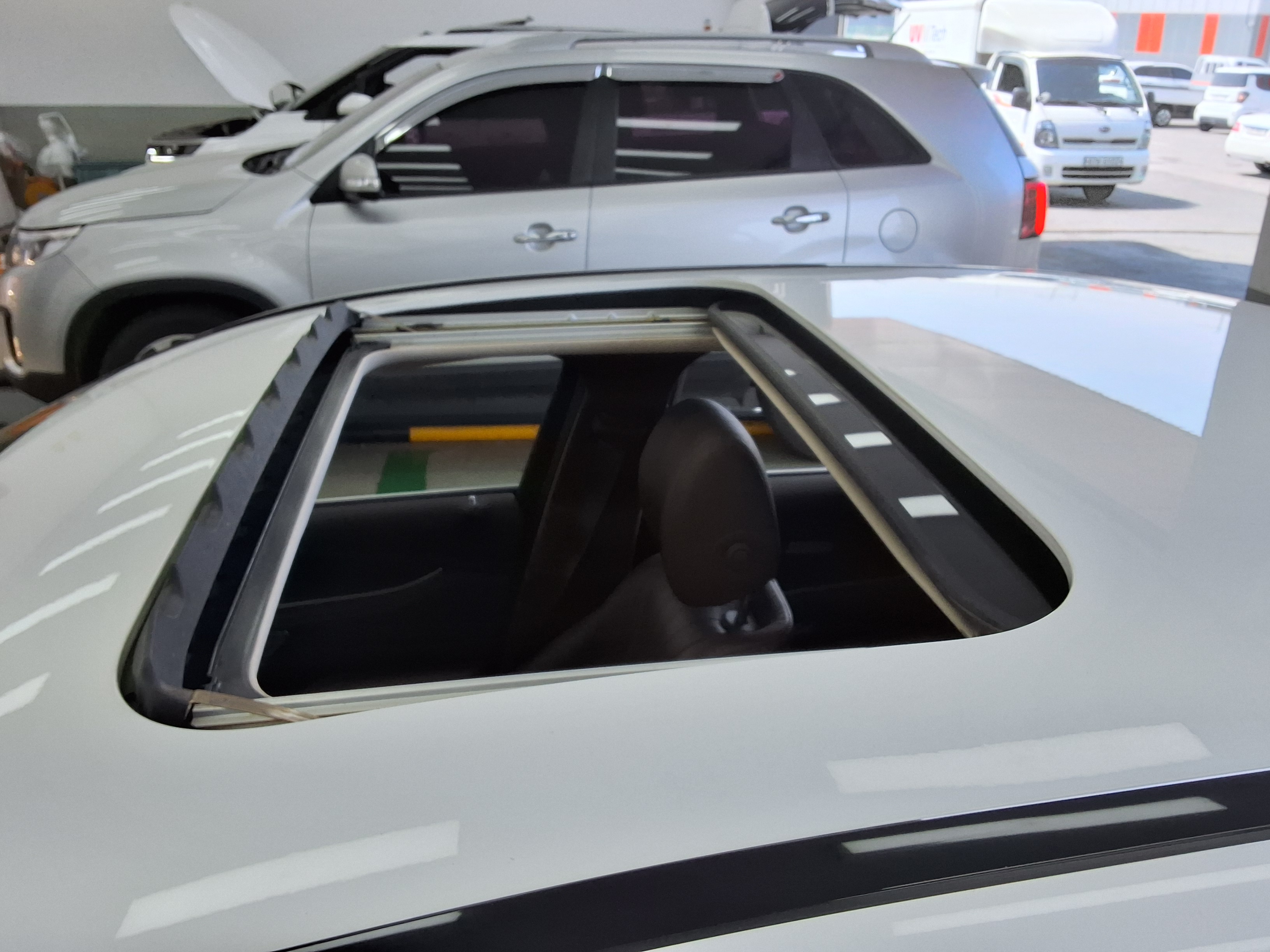 Mercedes-Benz E-Class - 19