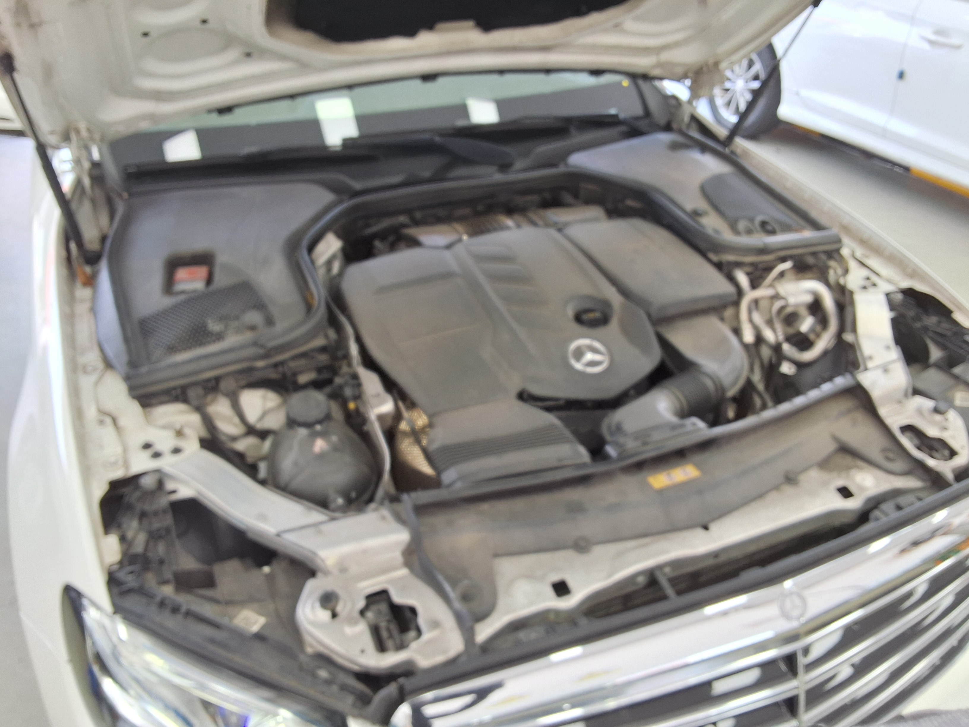 Mercedes-Benz E-Class - 20