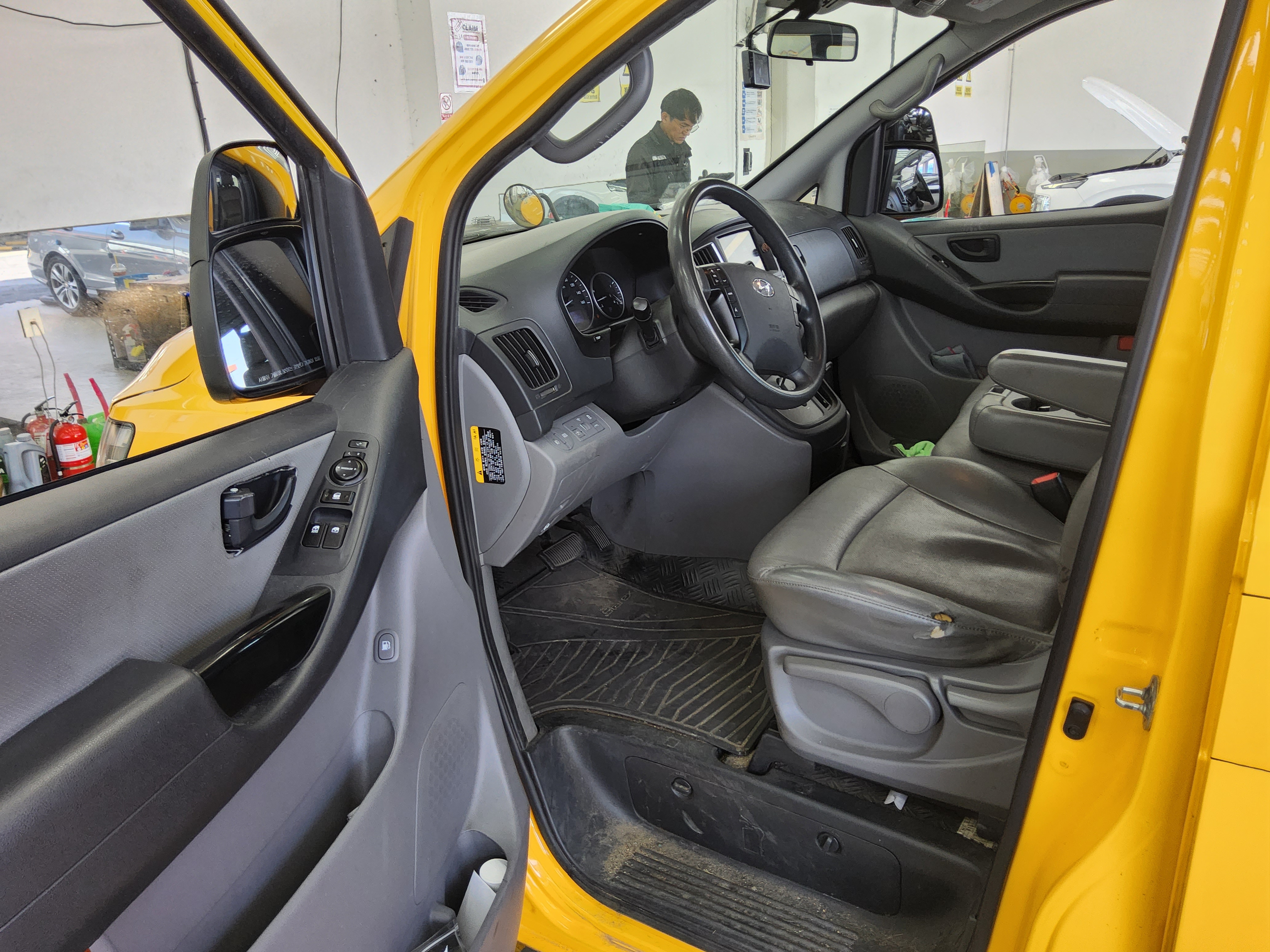 Hyundai Grand Starex 2021 - Image 9