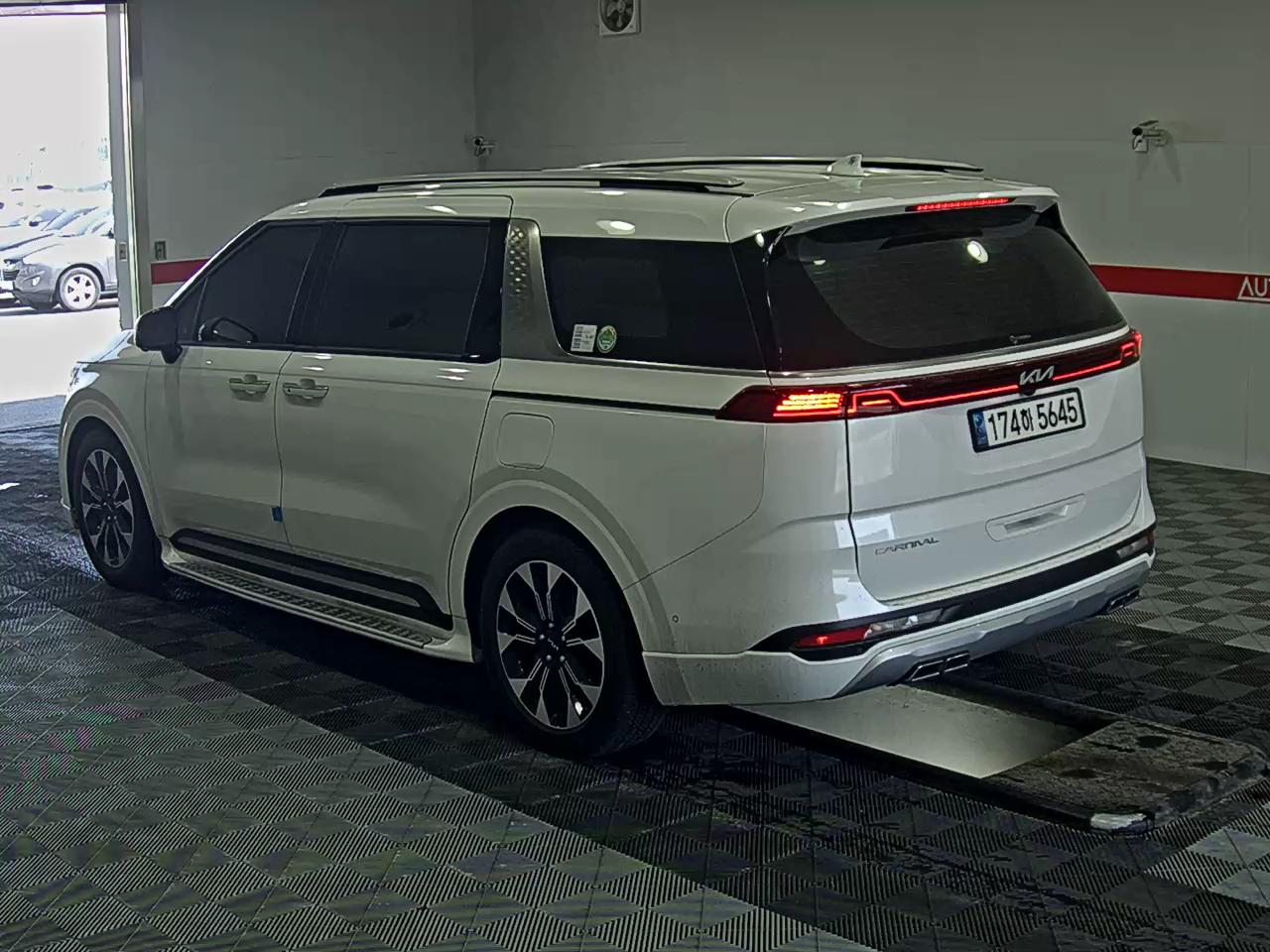 Kia Carnival 2023 - Image 5