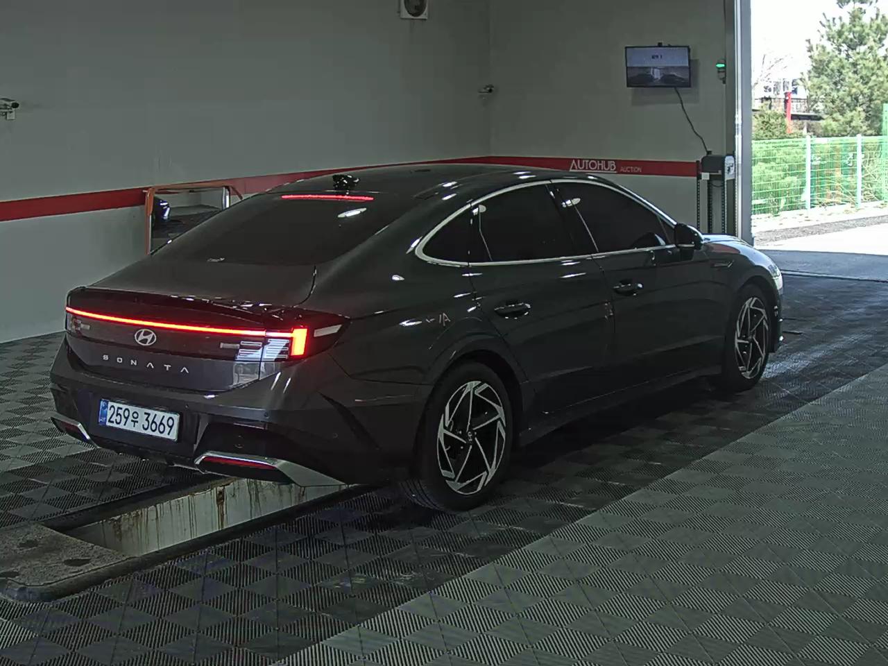 Hyundai Sonata 2025 - Image 4