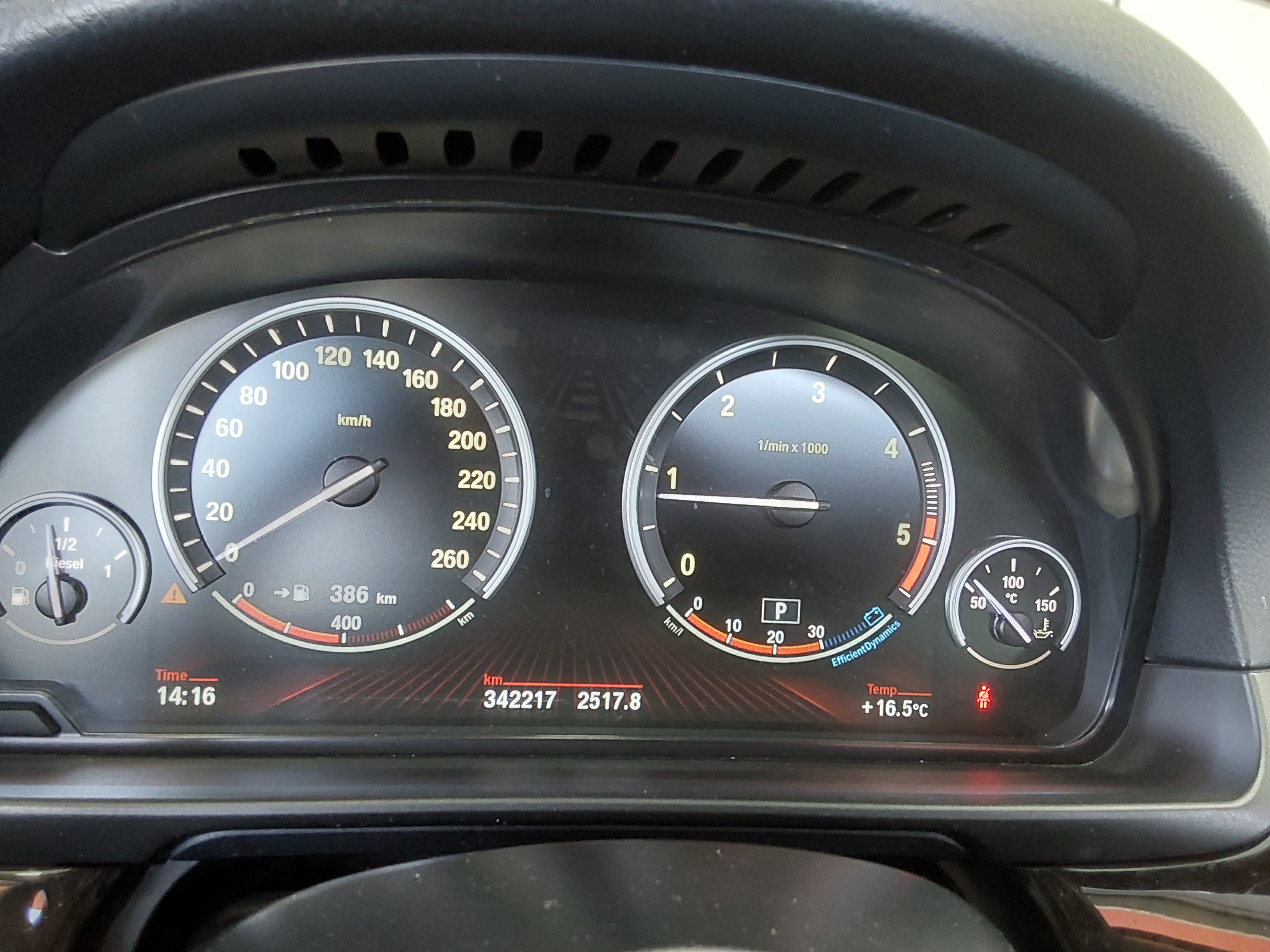 BMW 5 Series 2011 - Image 8