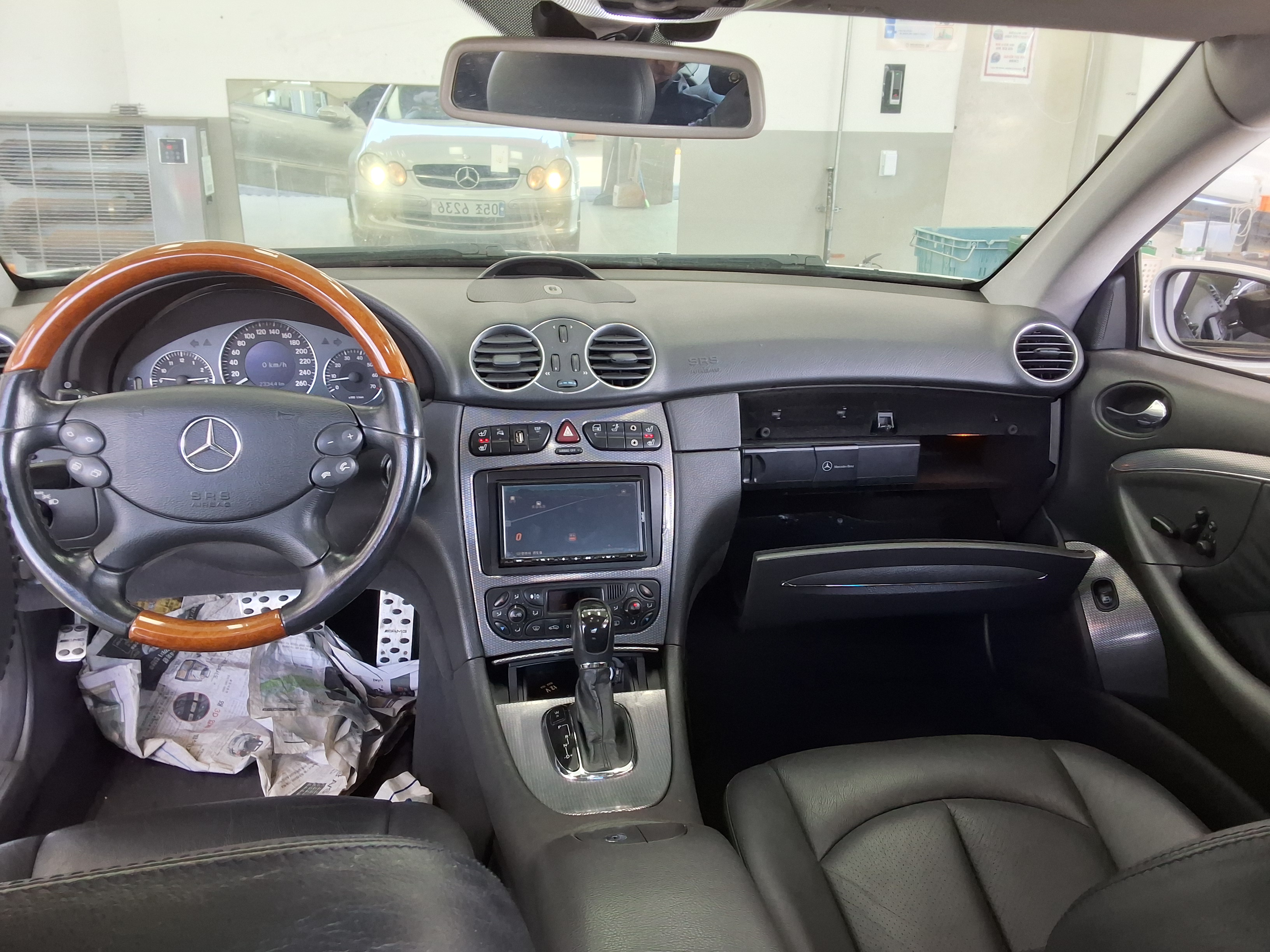Mercedes-Benz CLK-Class 2003 - Image 10