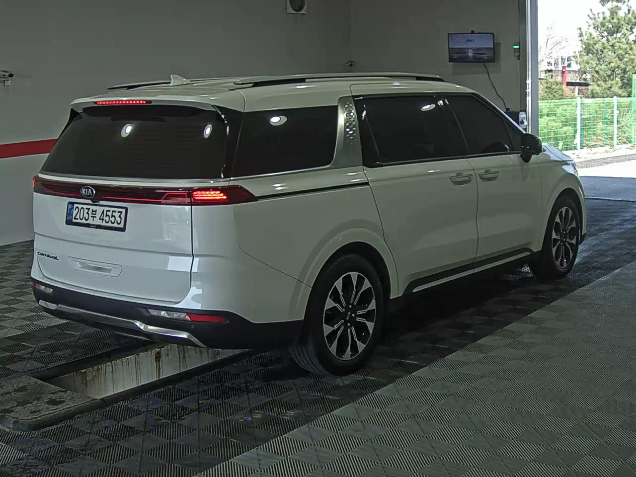 Kia SEDONA 2021 - Image 4