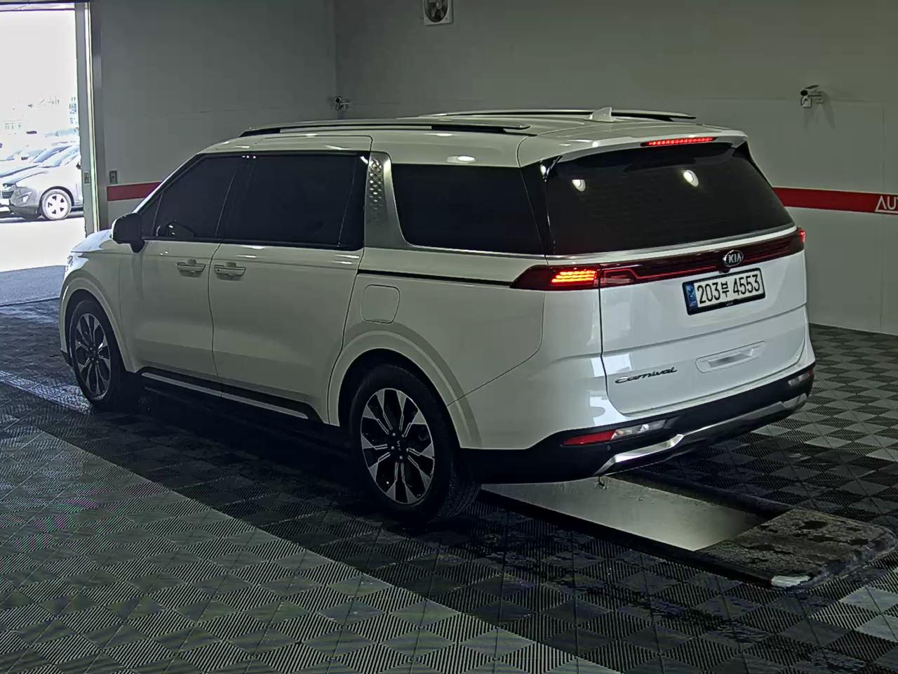 Kia SEDONA 2021 - Image 5