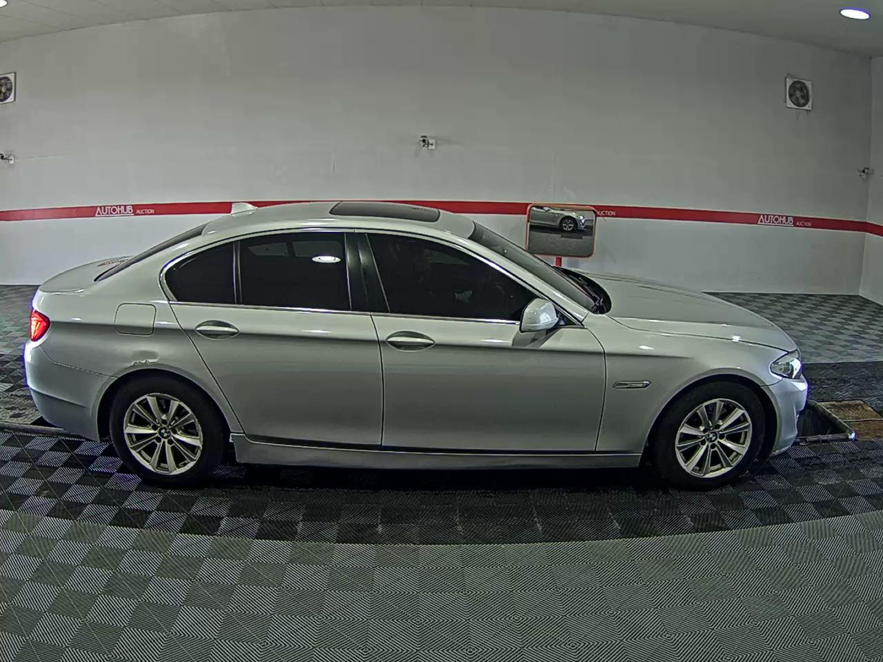 BMW 5 Series 2011 - Image 3
