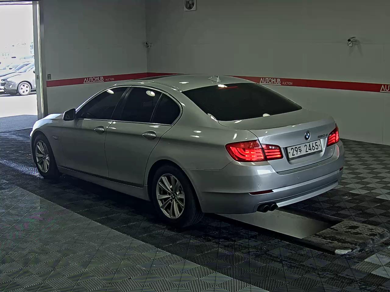 BMW 5 Series 2011 - Image 5