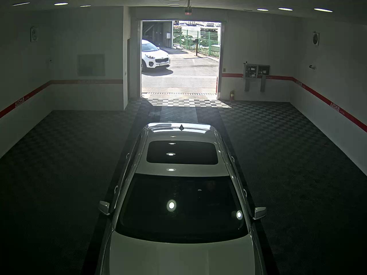 BMW 5 Series 2011 - Image 6