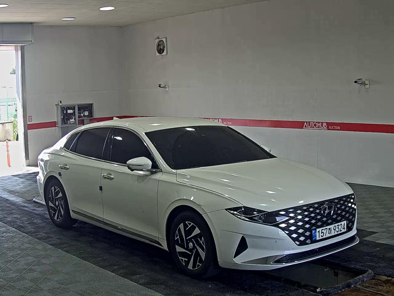 Hyundai Grandeur 2022 - Image 2