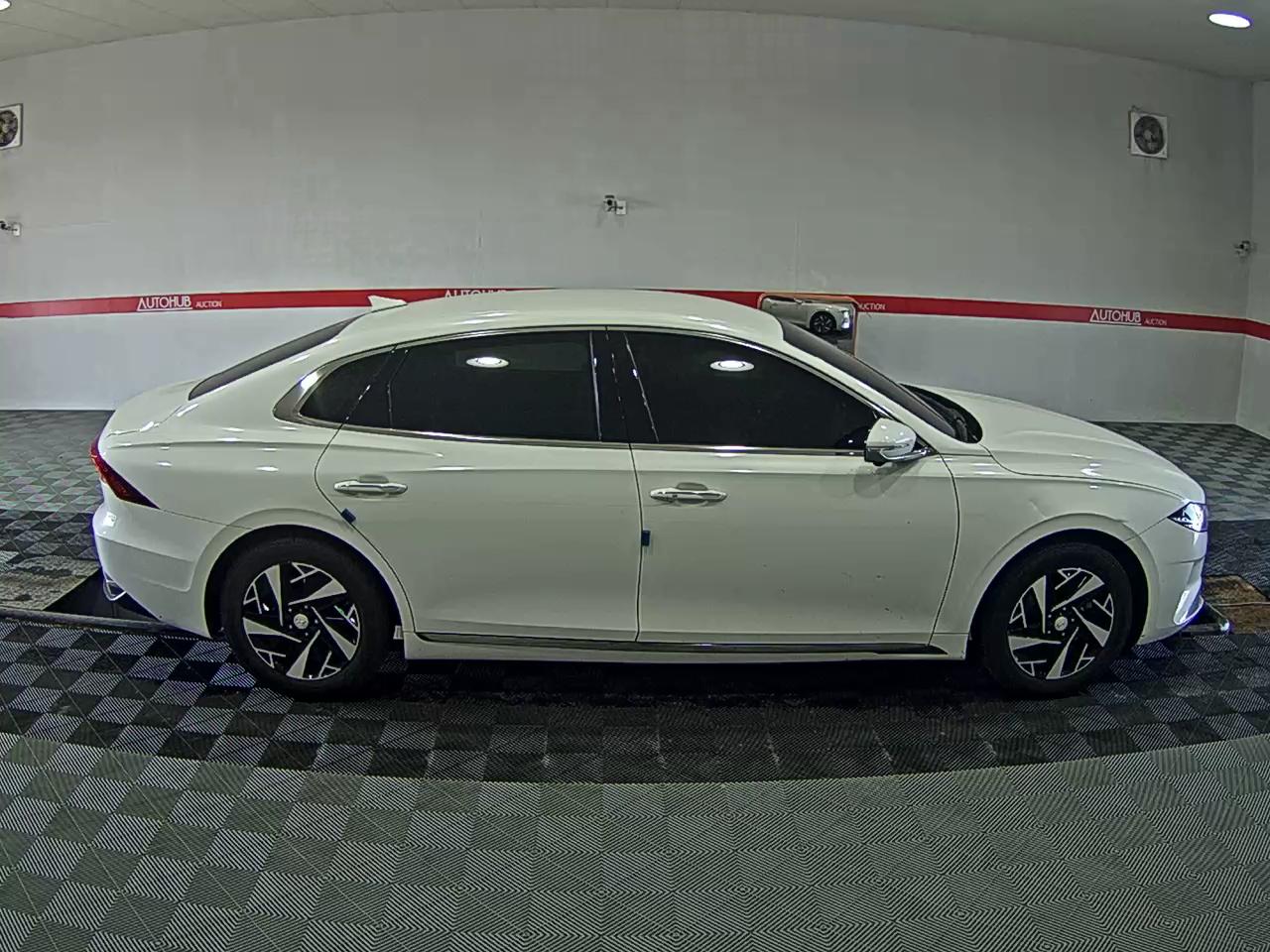 Hyundai Grandeur 2022 - Image 3
