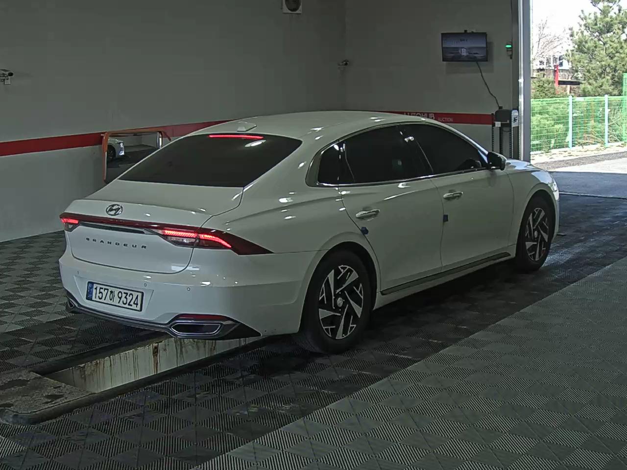 Hyundai Grandeur 2022 - Image 4