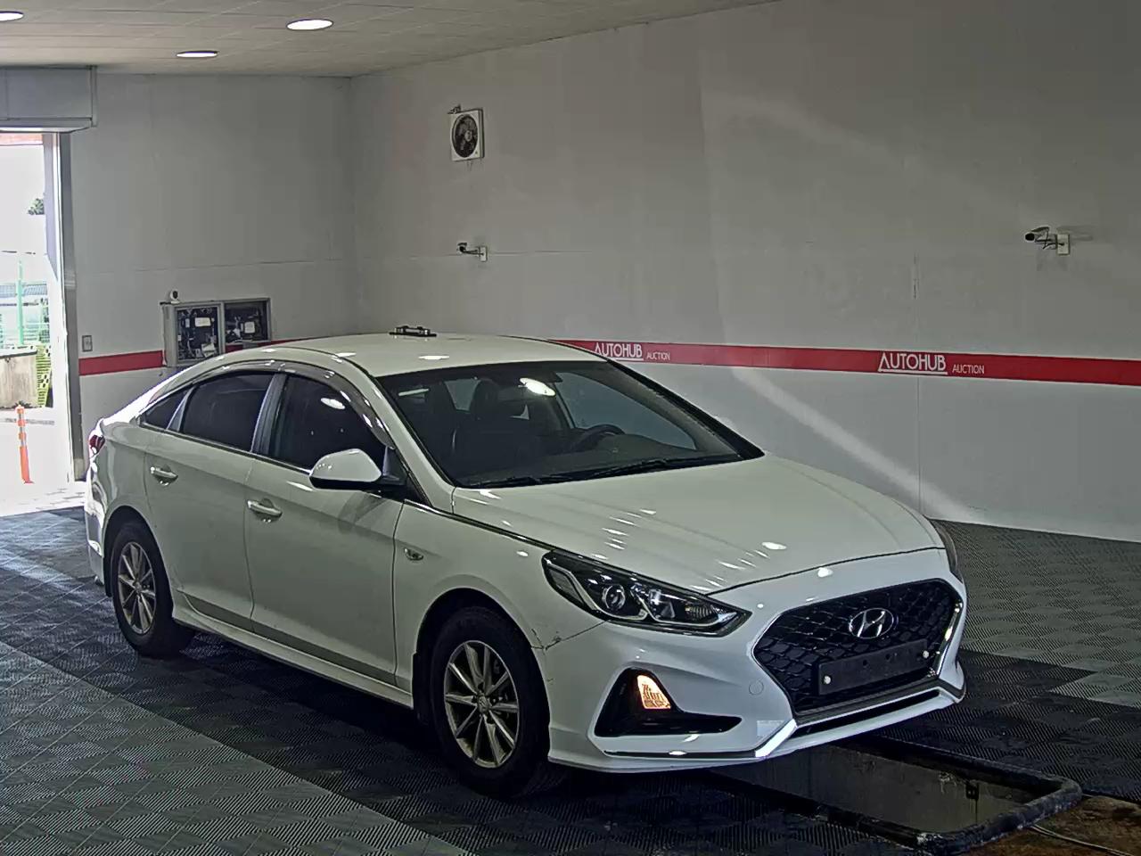 Hyundai Sonata 2020 - Image 2