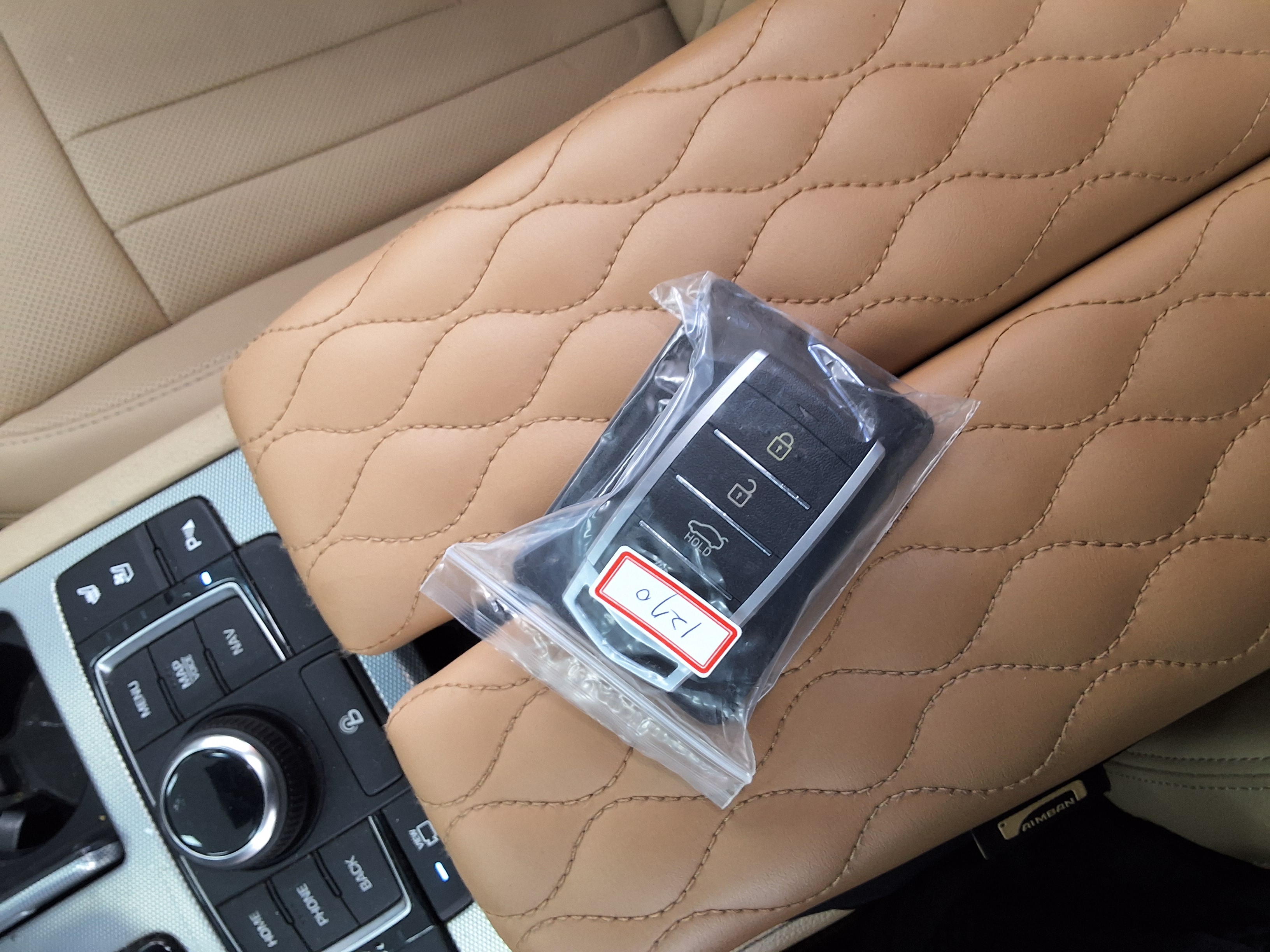 Genesis G80 2017 - Image 19