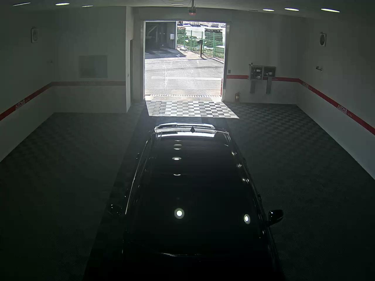 Genesis G80 2017 - Image 6