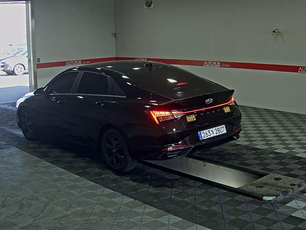 Hyundai Elantra 2021 - Image 5