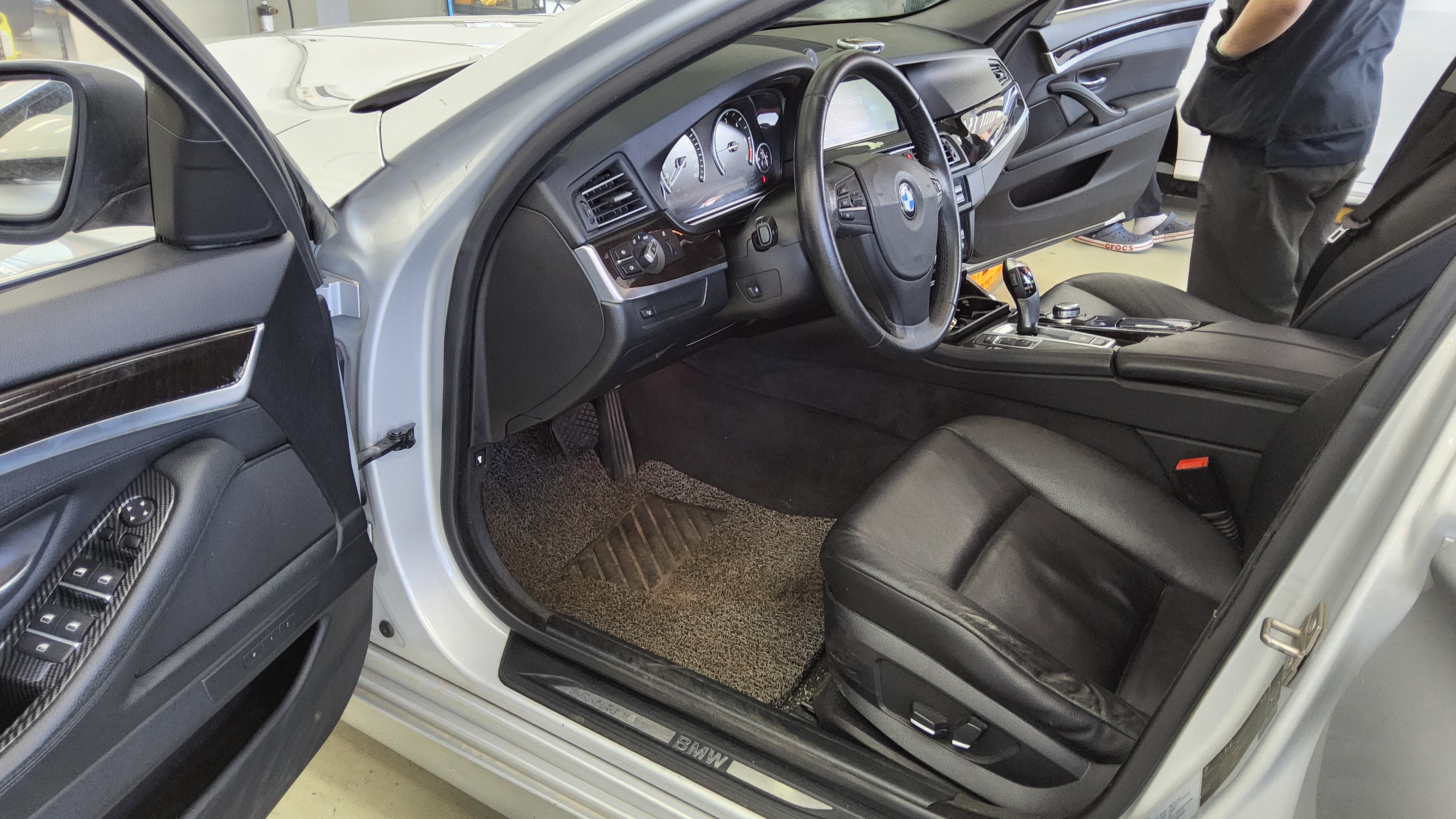 BMW 5 Series - 9