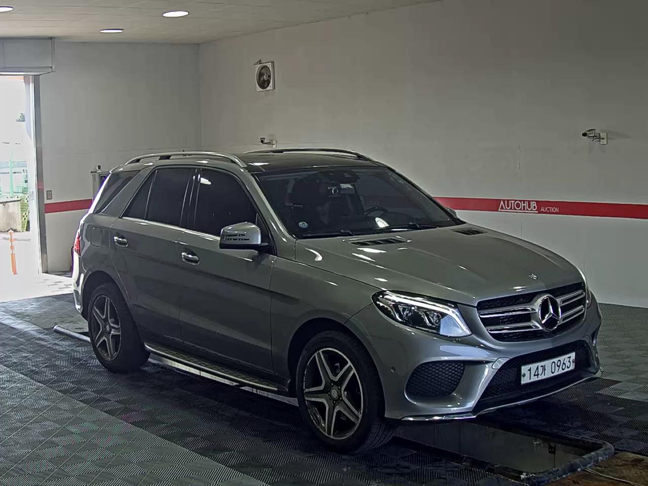 Mercedes-Benz GLE-Class 2016 - Image 2