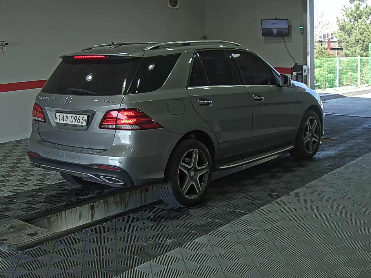 Mercedes-Benz GLE-Class 2016 - Image 4