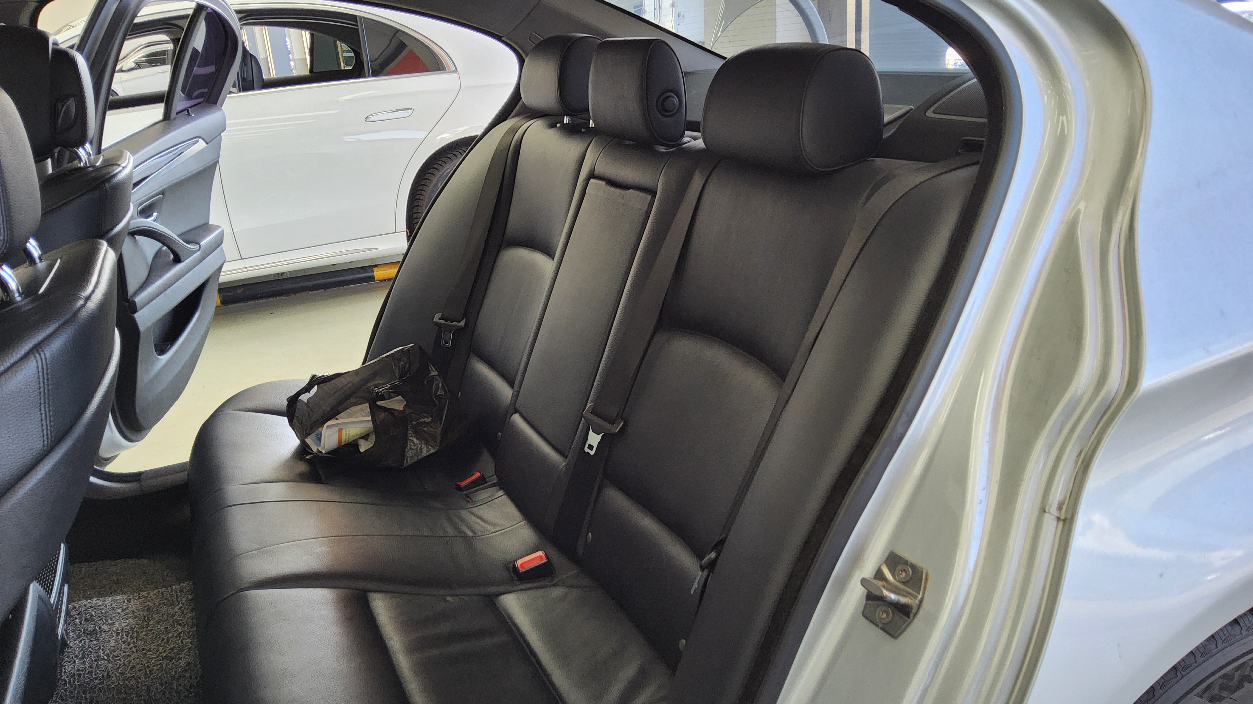 BMW 5 Series - 11