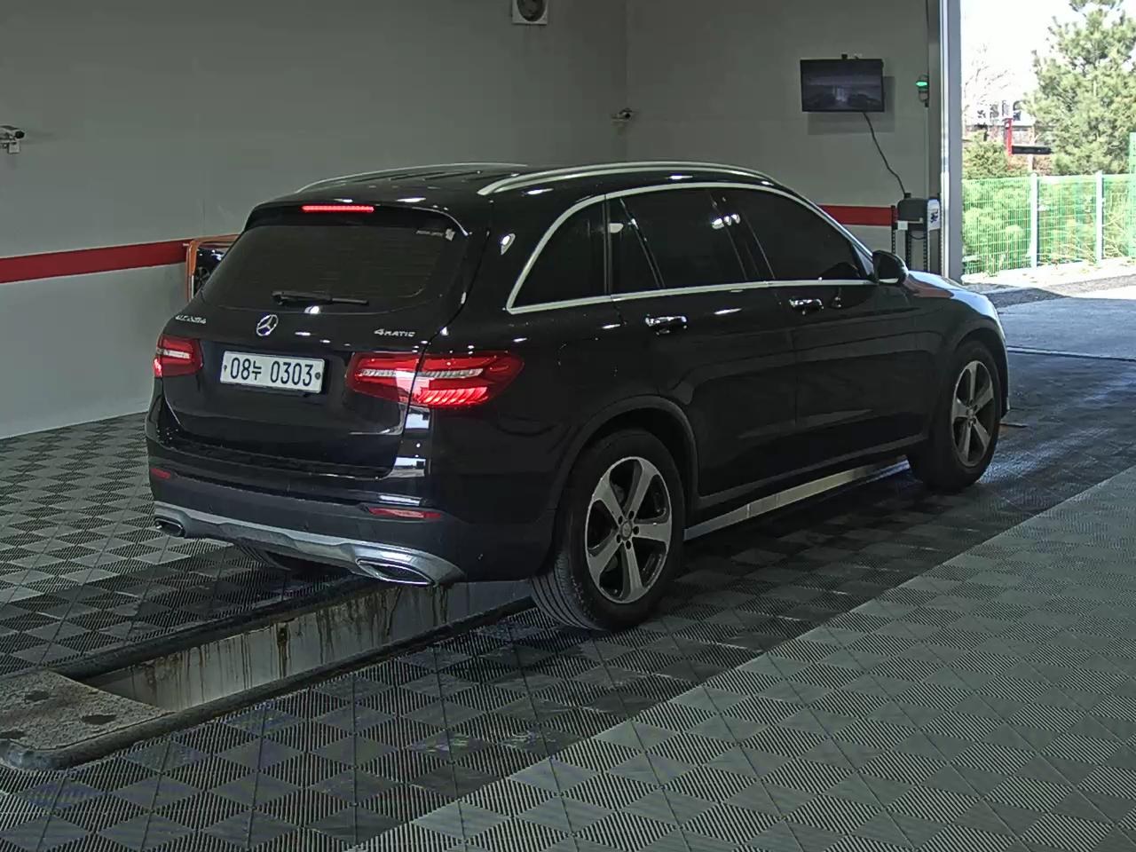 مرسيدس بنز GLC - 4