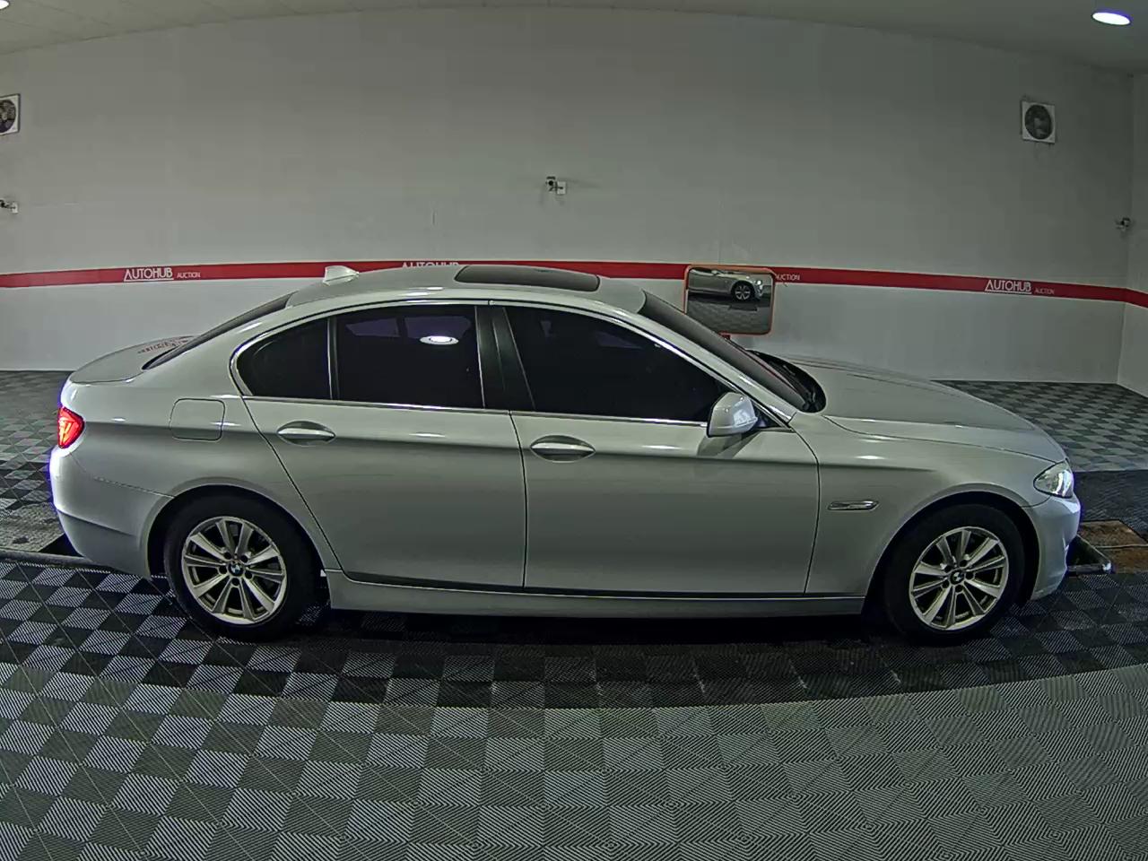 BMW 5 Series - 3
