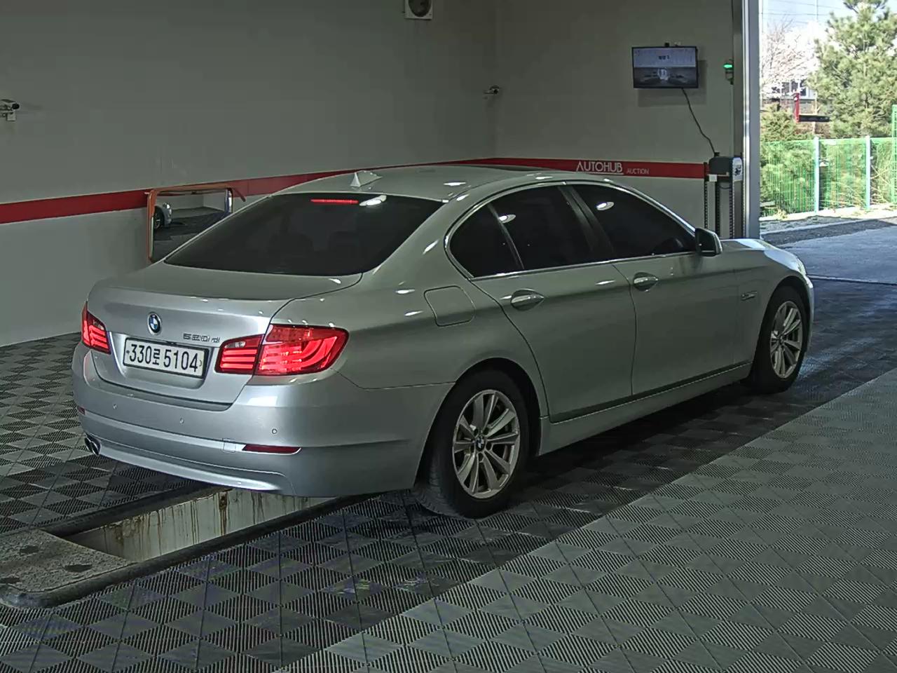 BMW 5 Series - 4