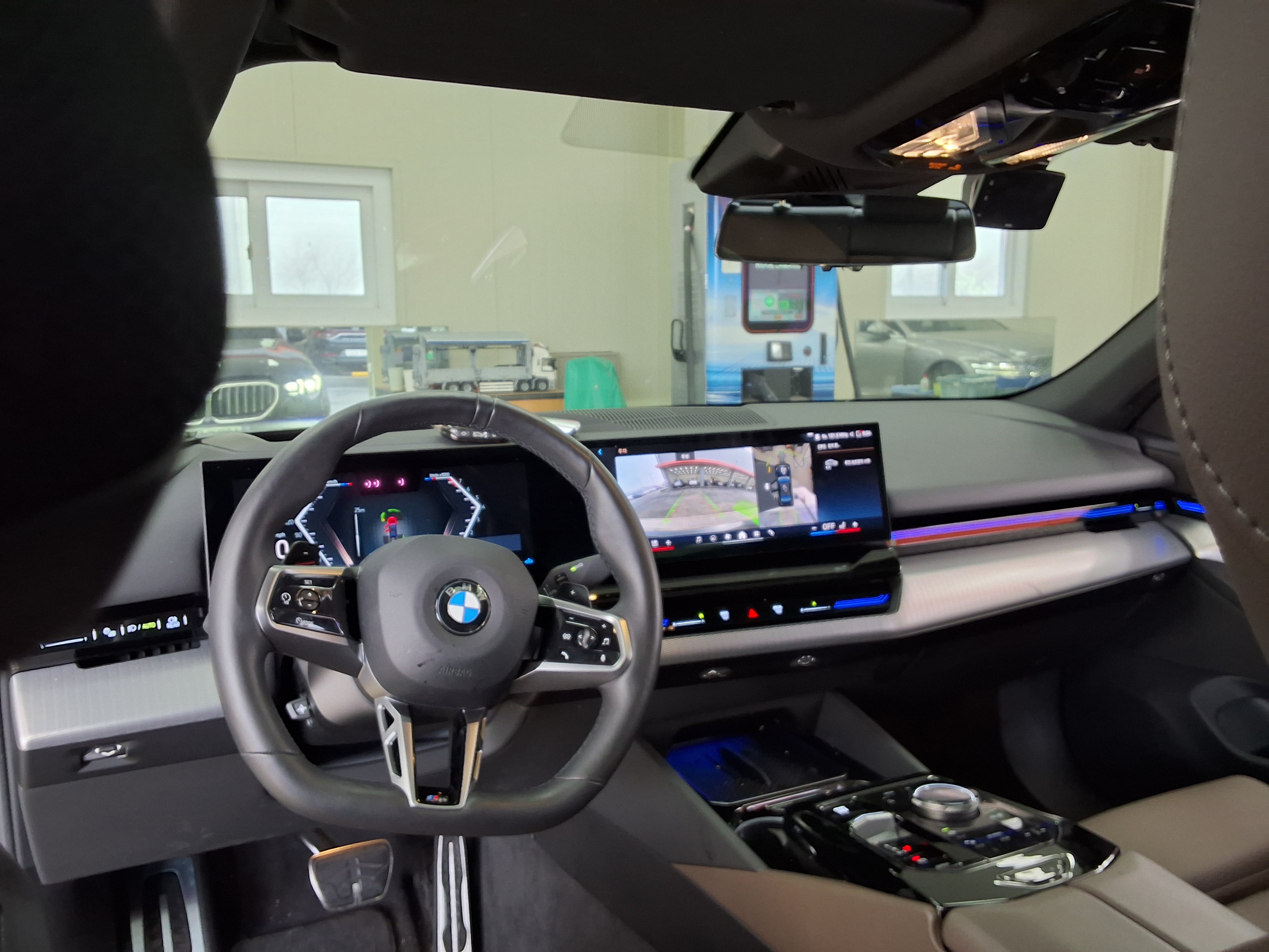 BMW 5 Series 2024 - Image 10