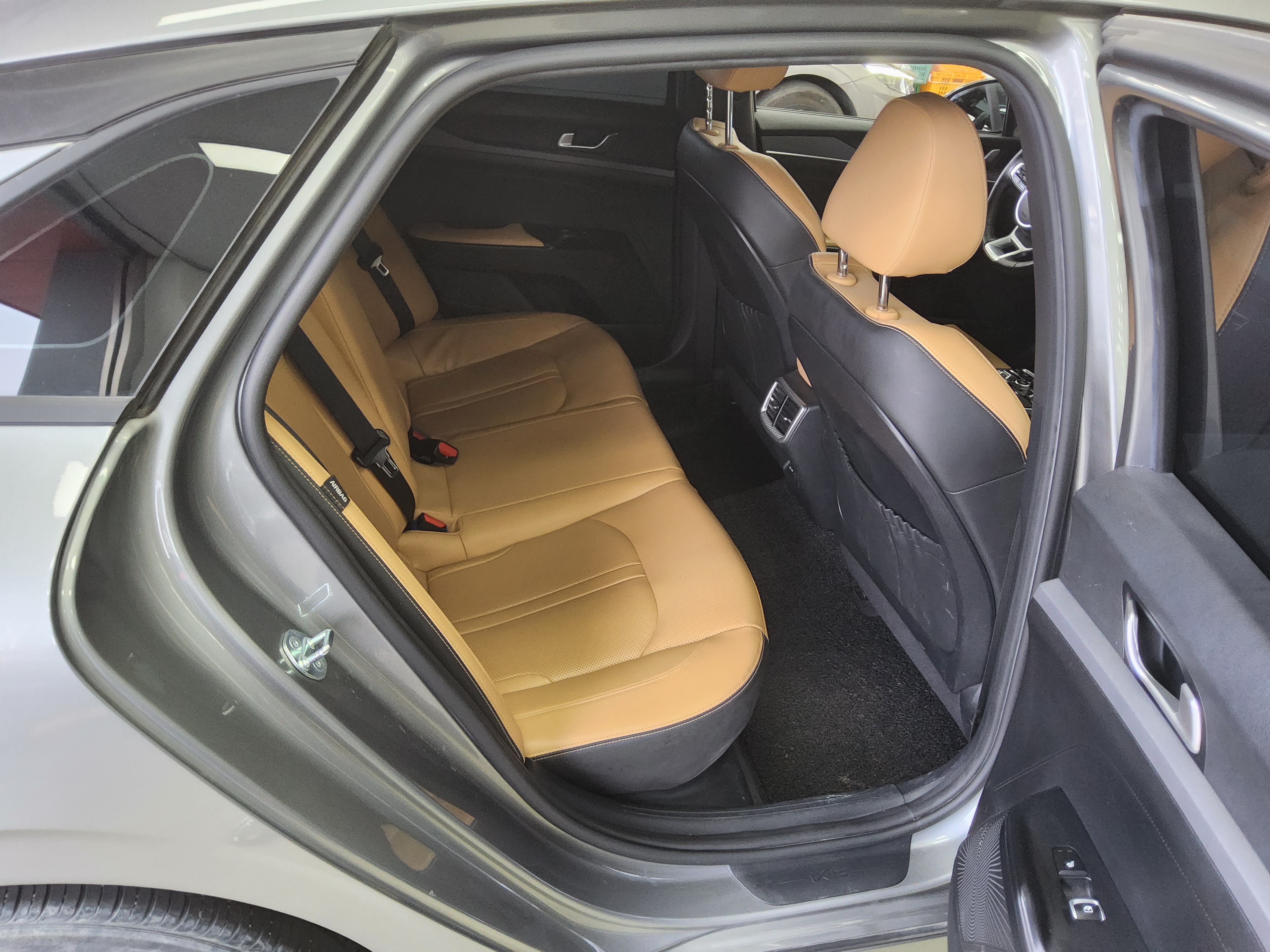Kia K5 - 12