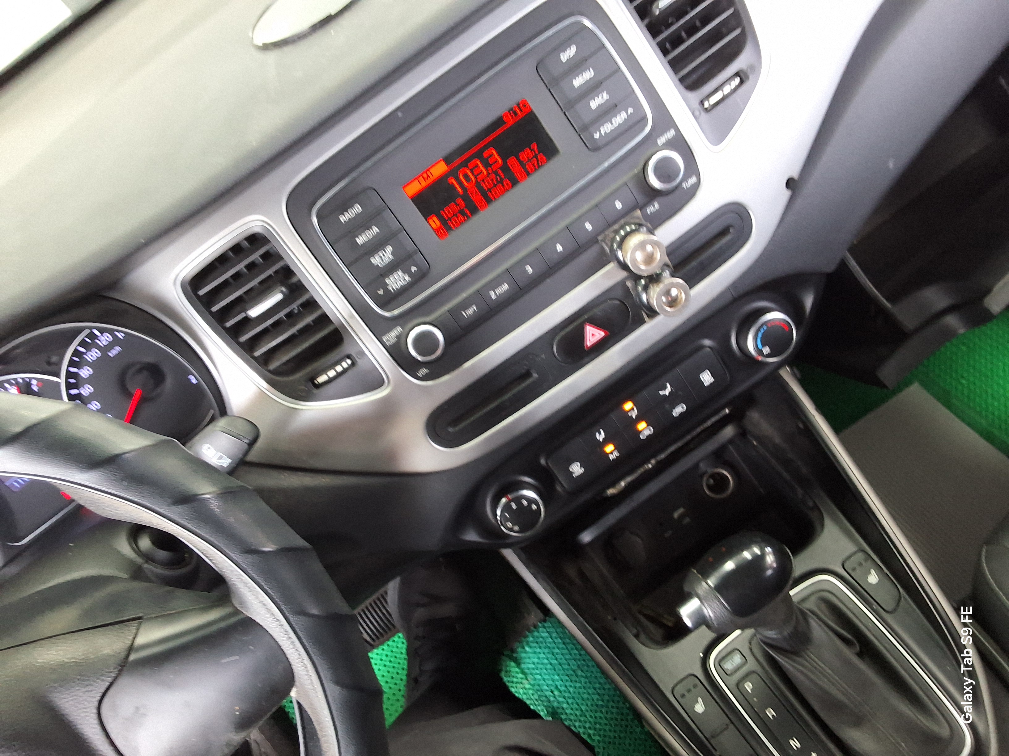Kia Carens - 17
