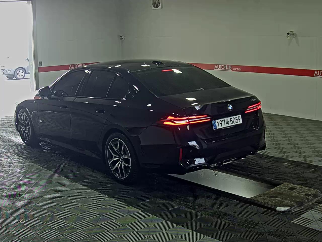 BMW 5 Series 2024 - Image 5