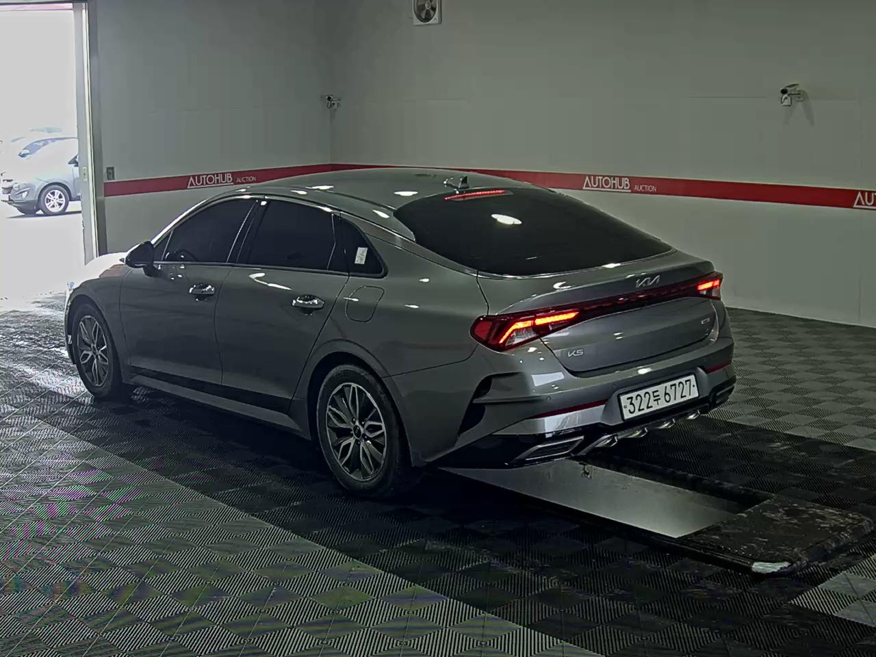 Kia K5 - 5