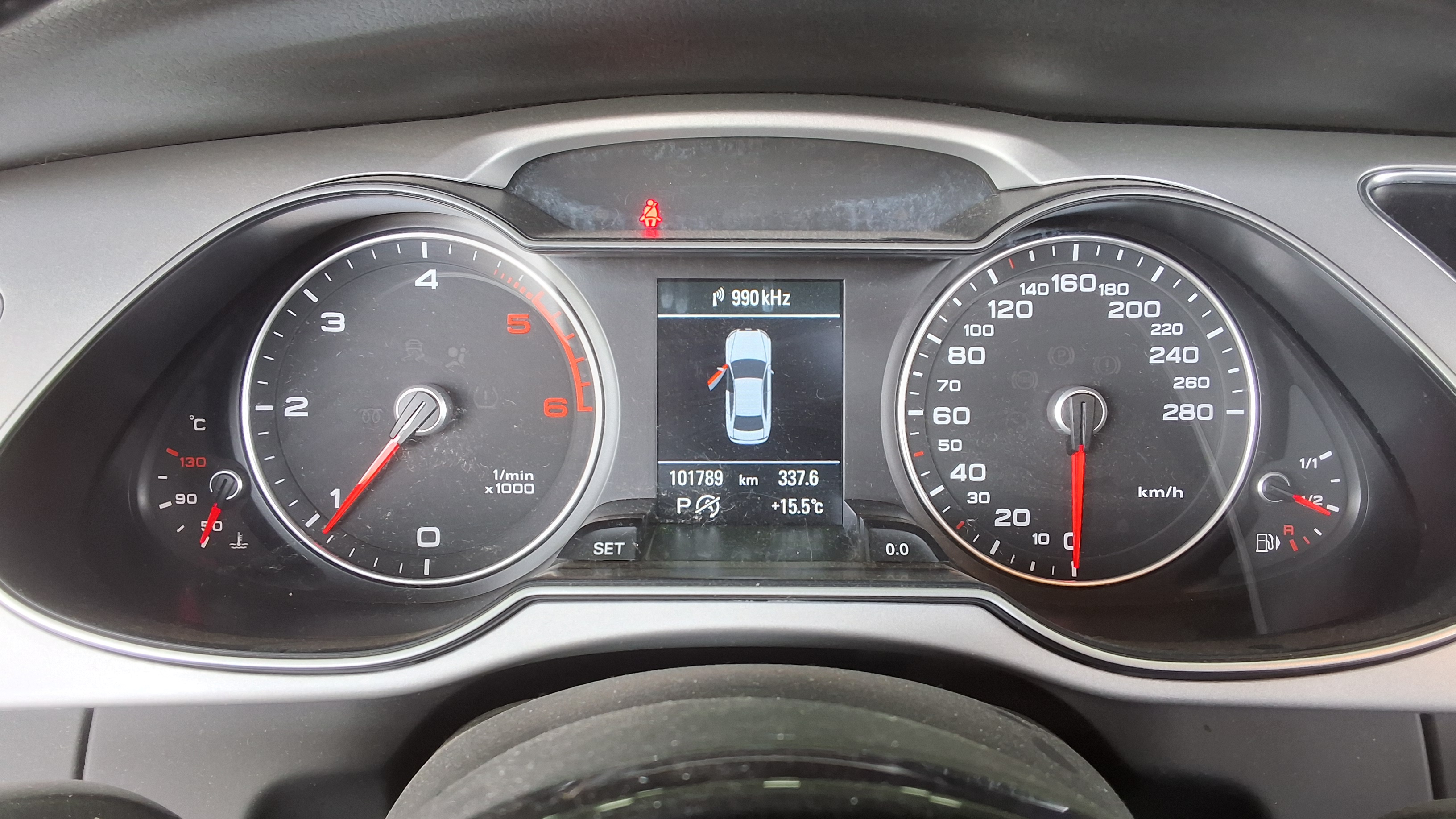 Audi A4 2016 - Image 8