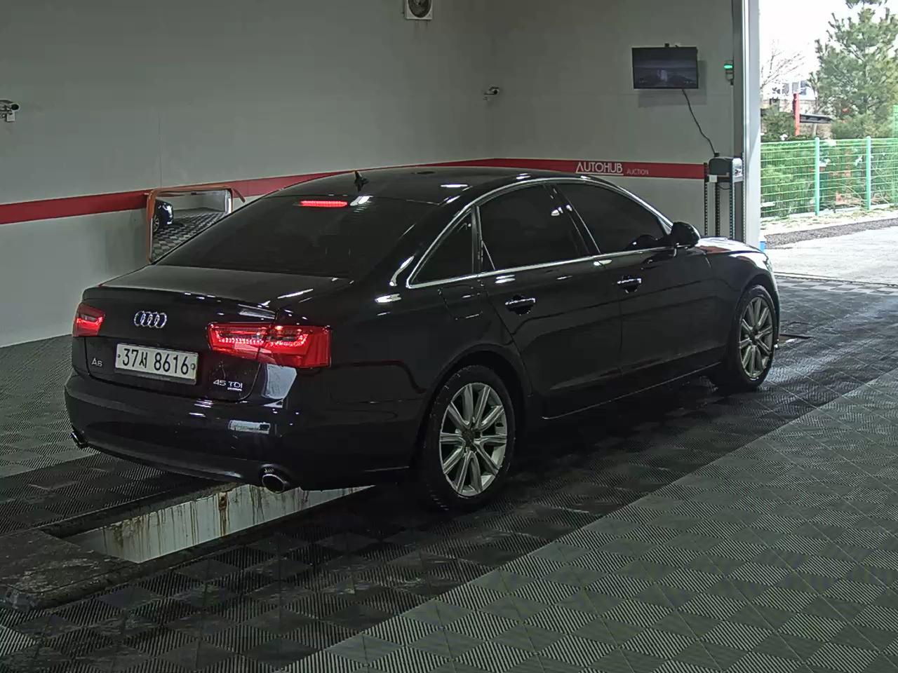 Audi A6 - 4