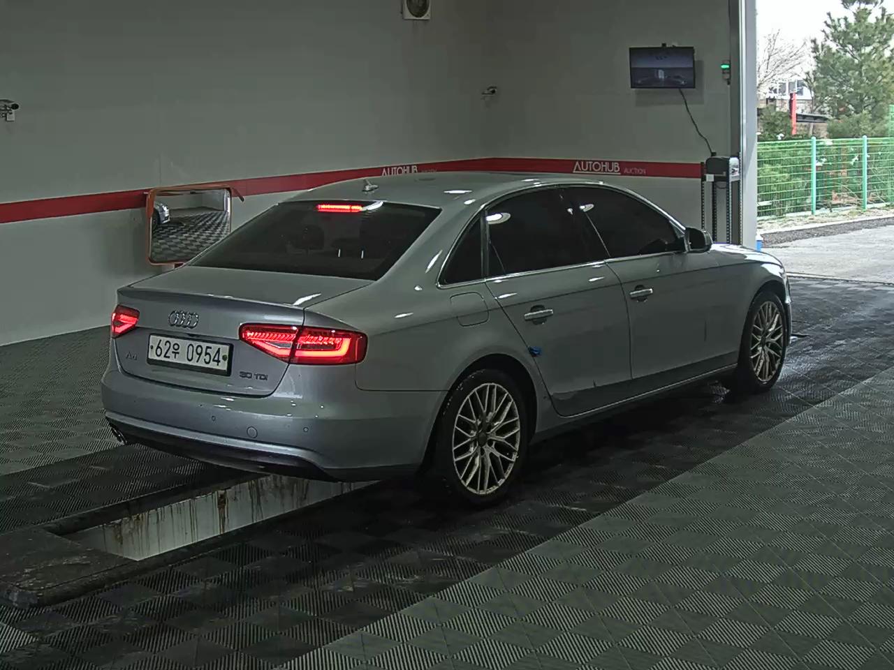 Audi A4 2016 - Image 4