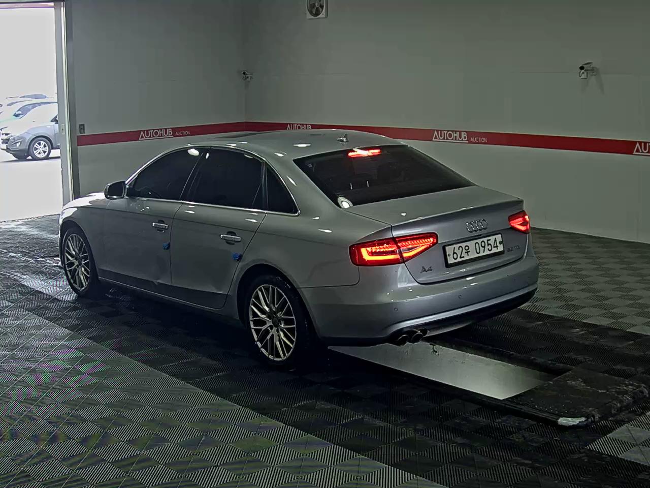 Audi A4 2016 - Image 5