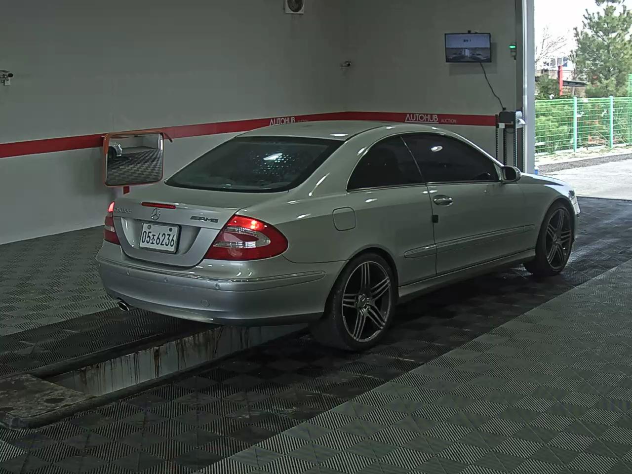 Mercedes-Benz CLK-Class 2003 - Image 4