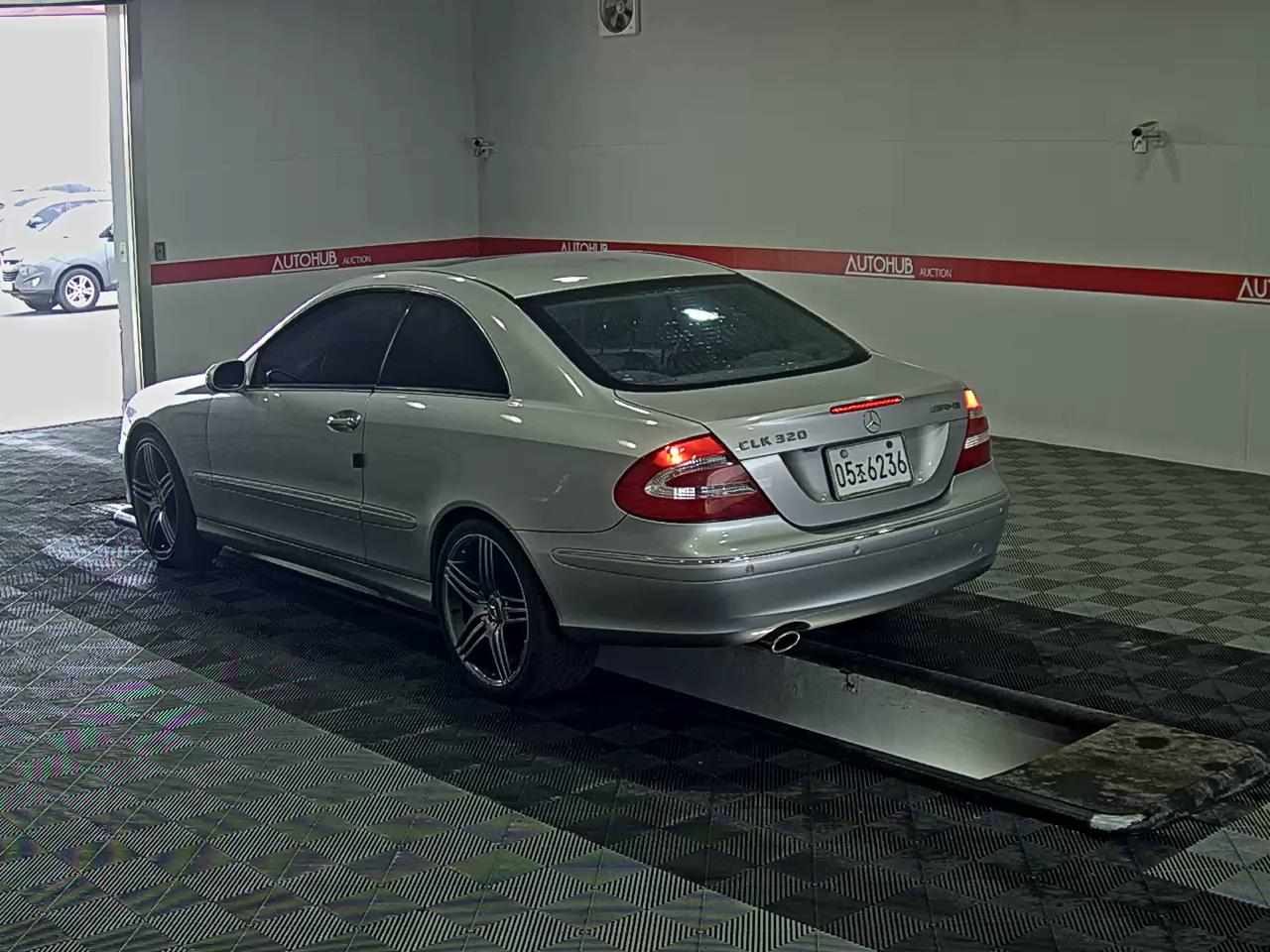 Mercedes-Benz CLK-Class 2003 - Image 5
