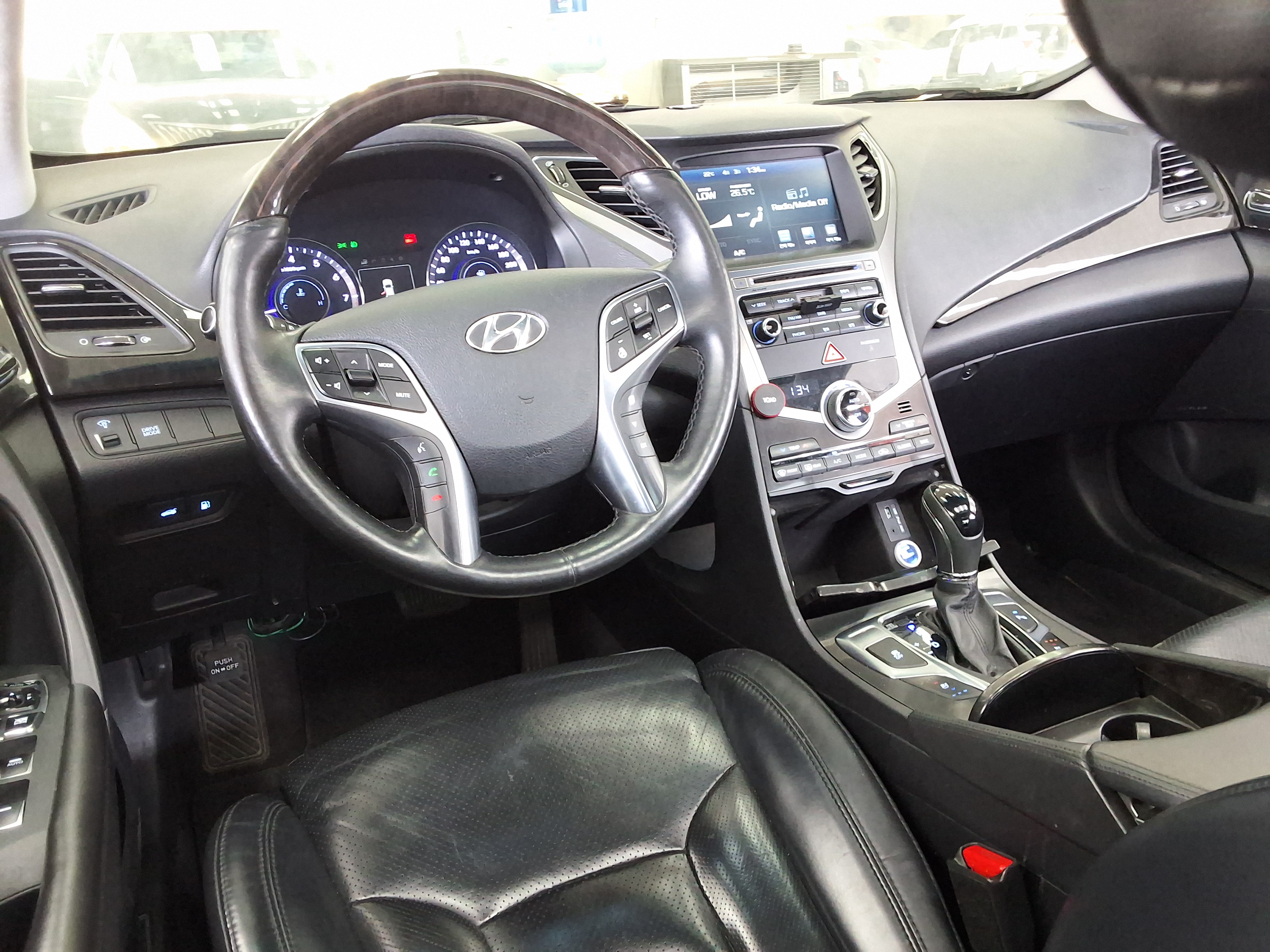 Hyundai Grandeur 2017 - Image 10