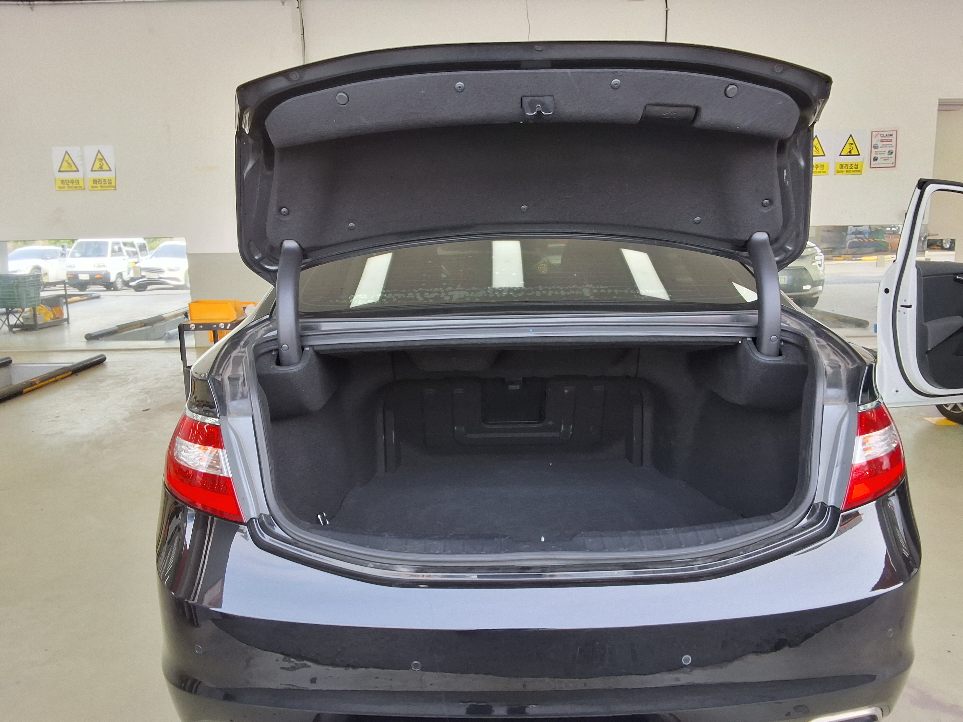 Hyundai Grandeur 2017 - Image 14