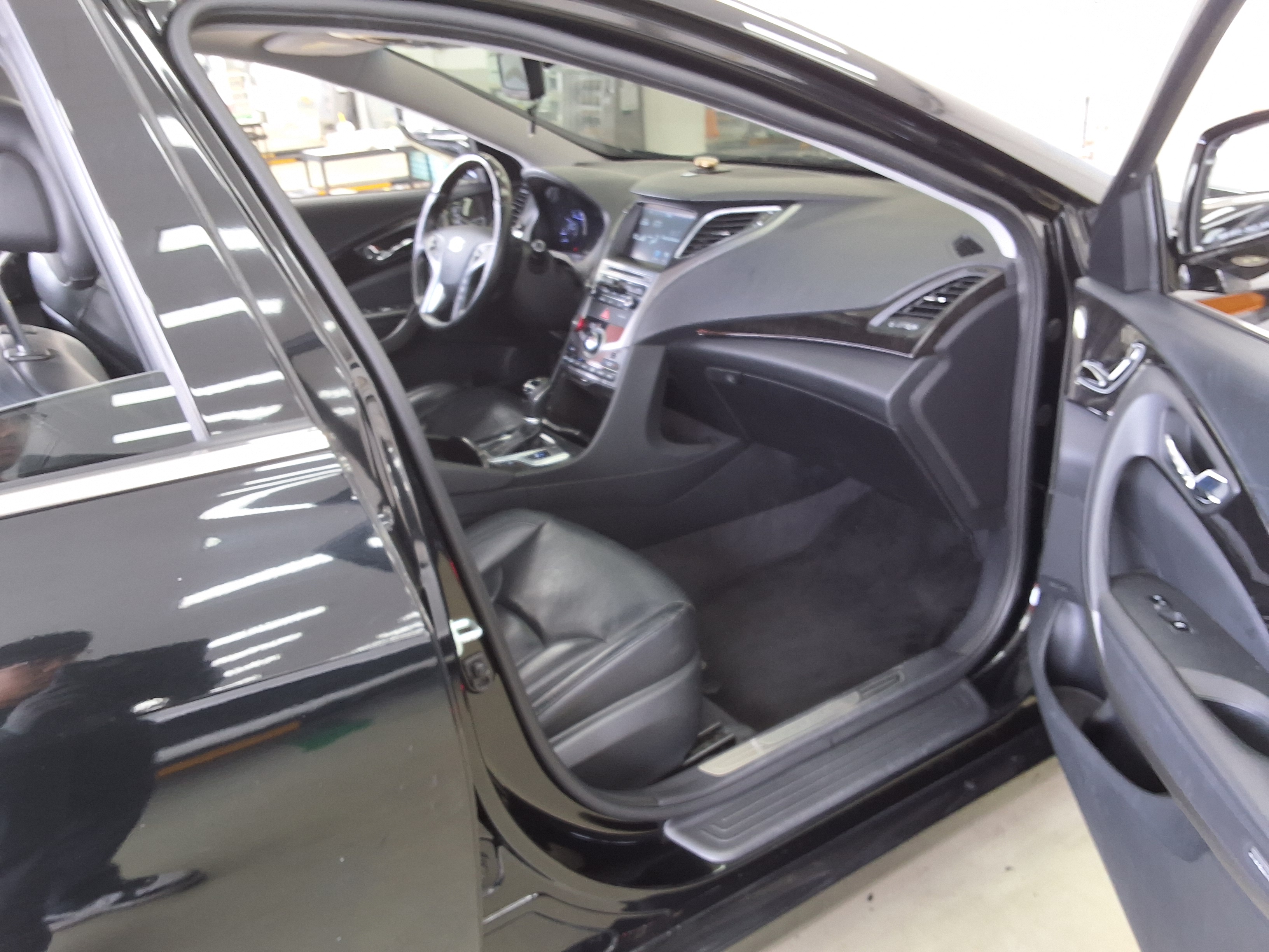 Hyundai Grandeur 2017 - Image 13