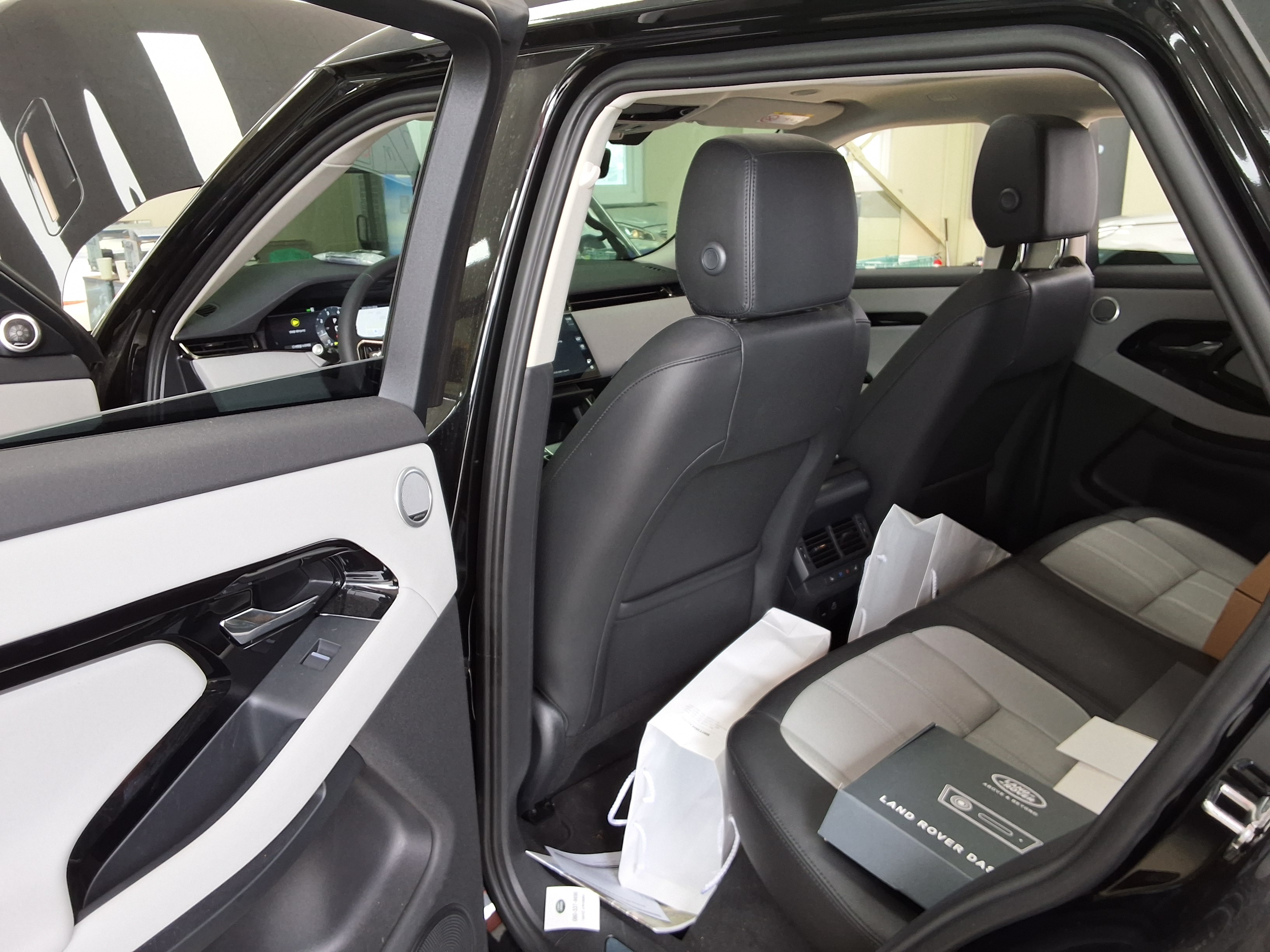 Land Rover Range Rover - 11