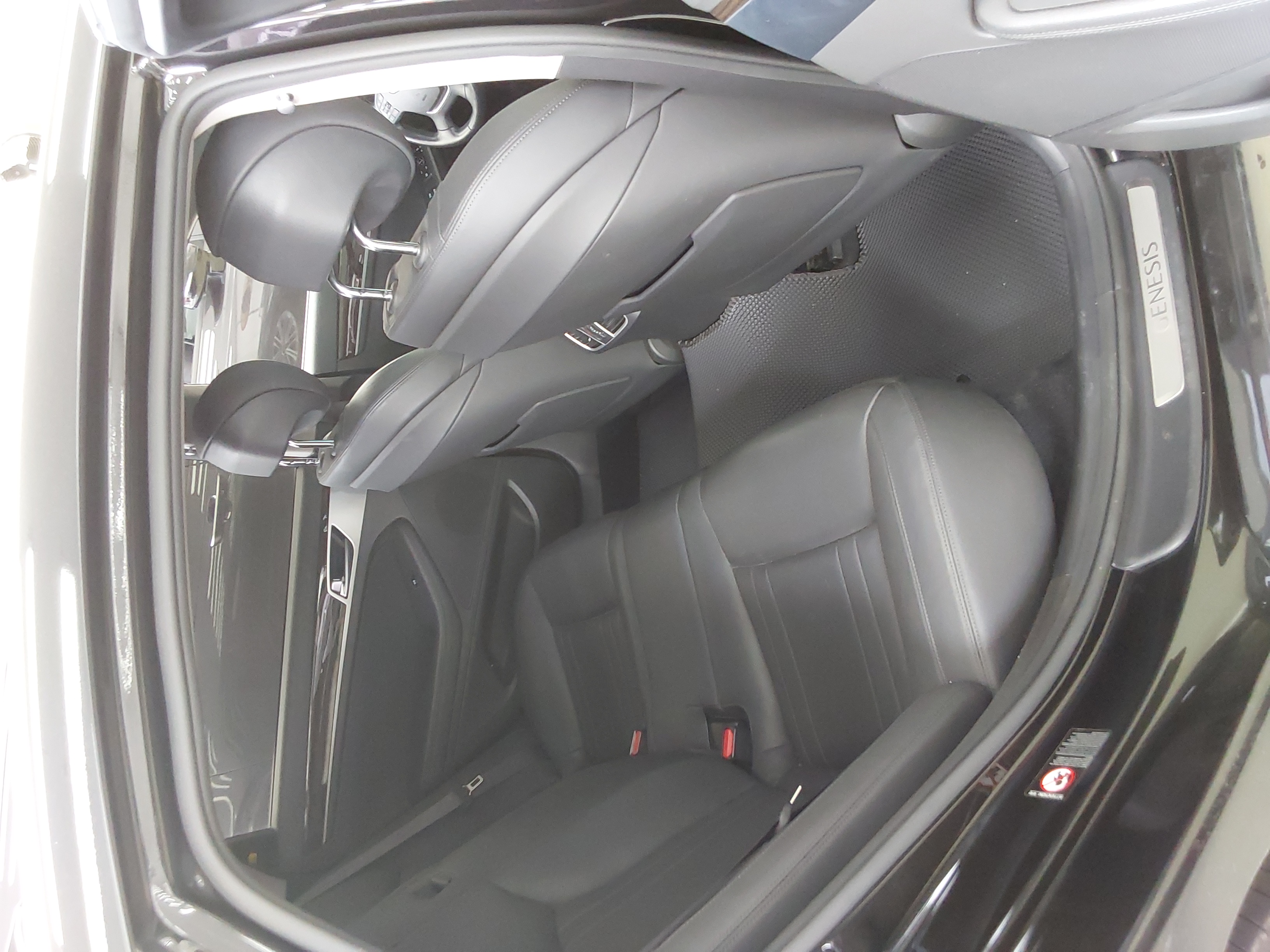 Genesis G80 - 12