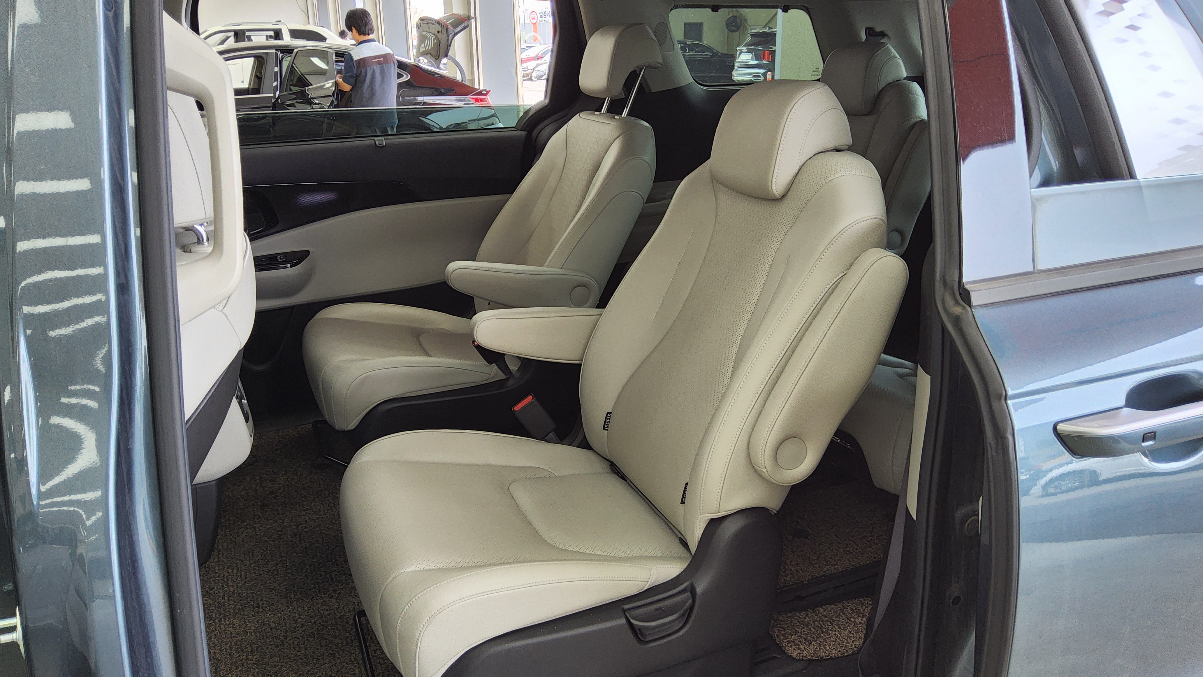 Kia SEDONA 2021 - Image 11