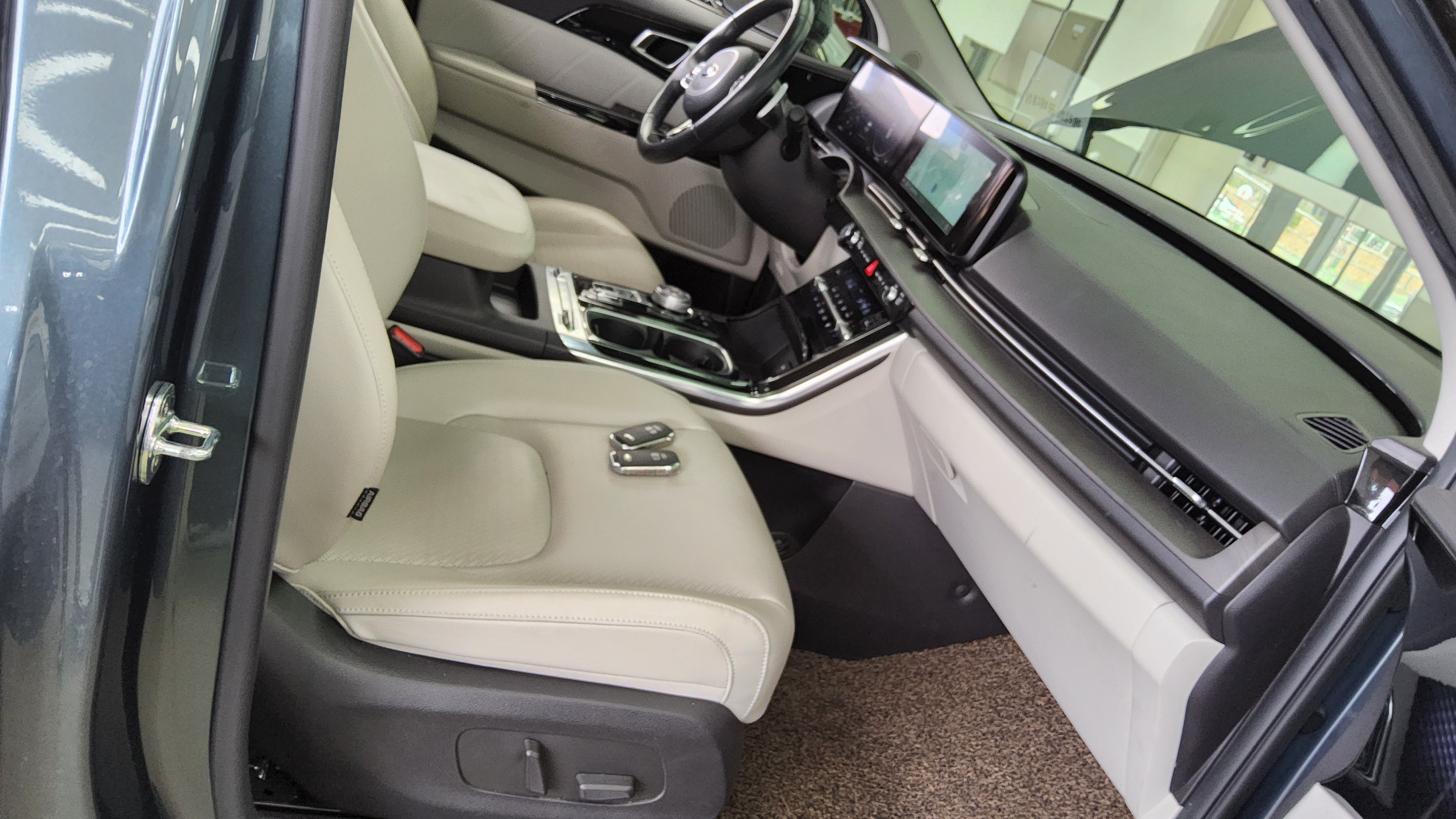 Kia SEDONA 2021 - Image 13
