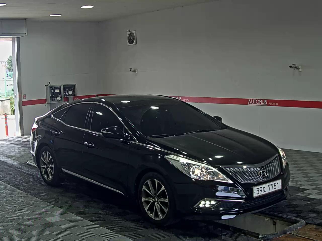 Hyundai Grandeur 2017 - Image 2
