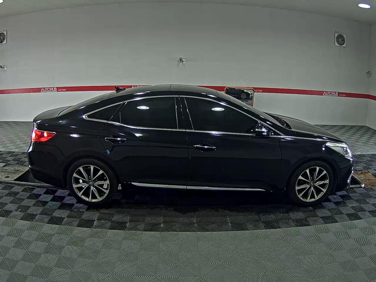 Hyundai Grandeur 2017 - Image 3
