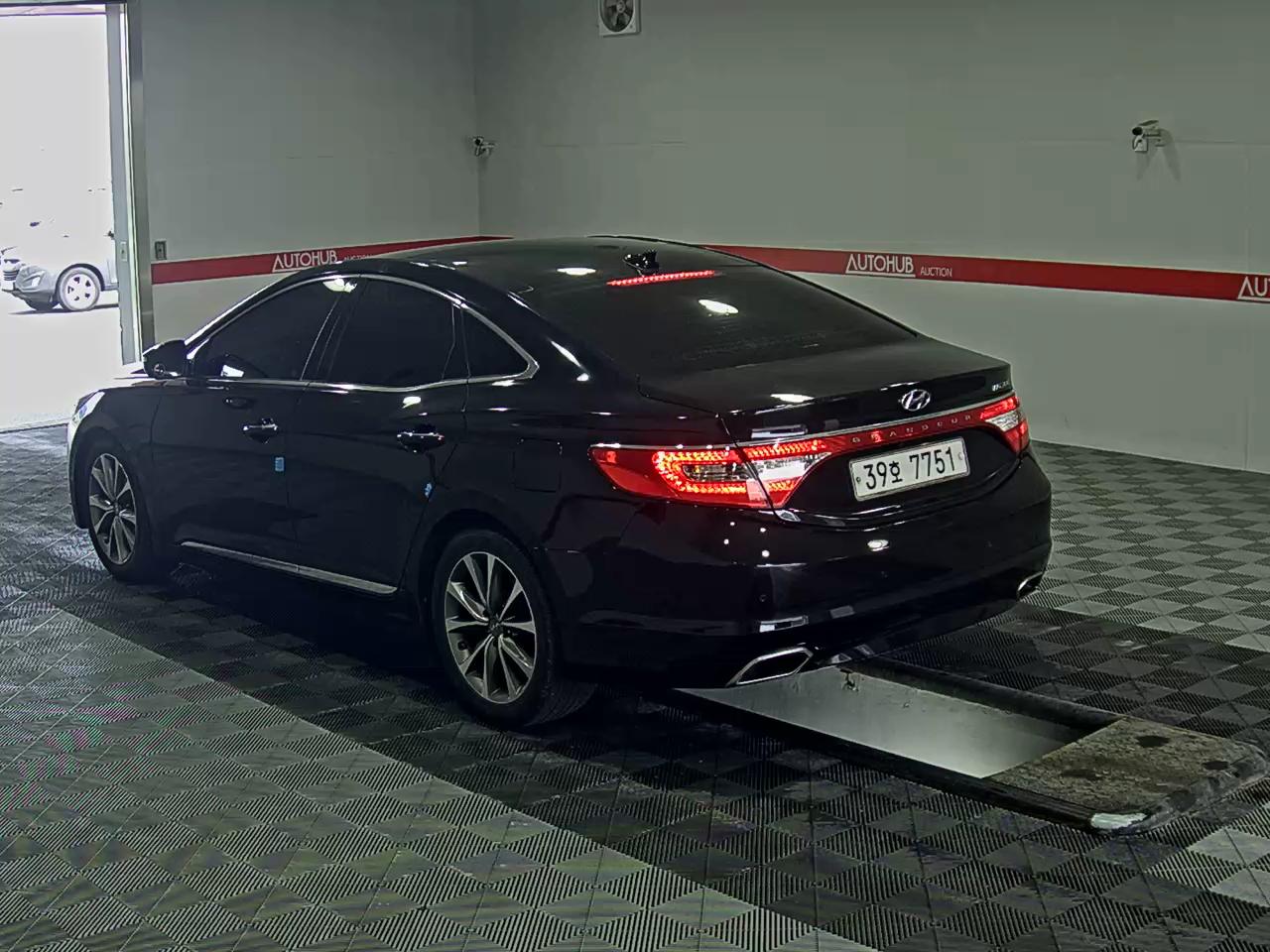 Hyundai Grandeur 2017 - Image 5