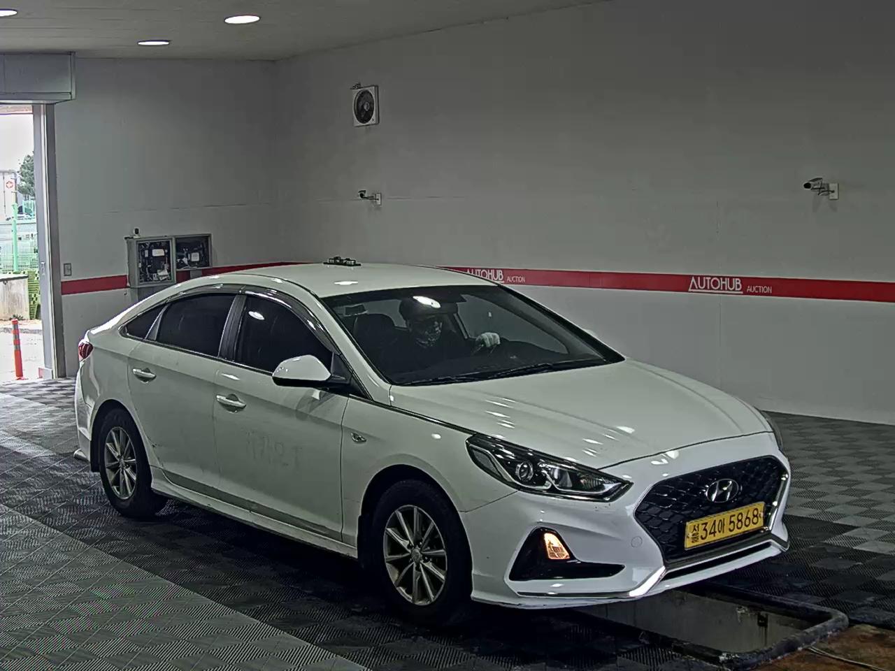 Hyundai Sonata - 2