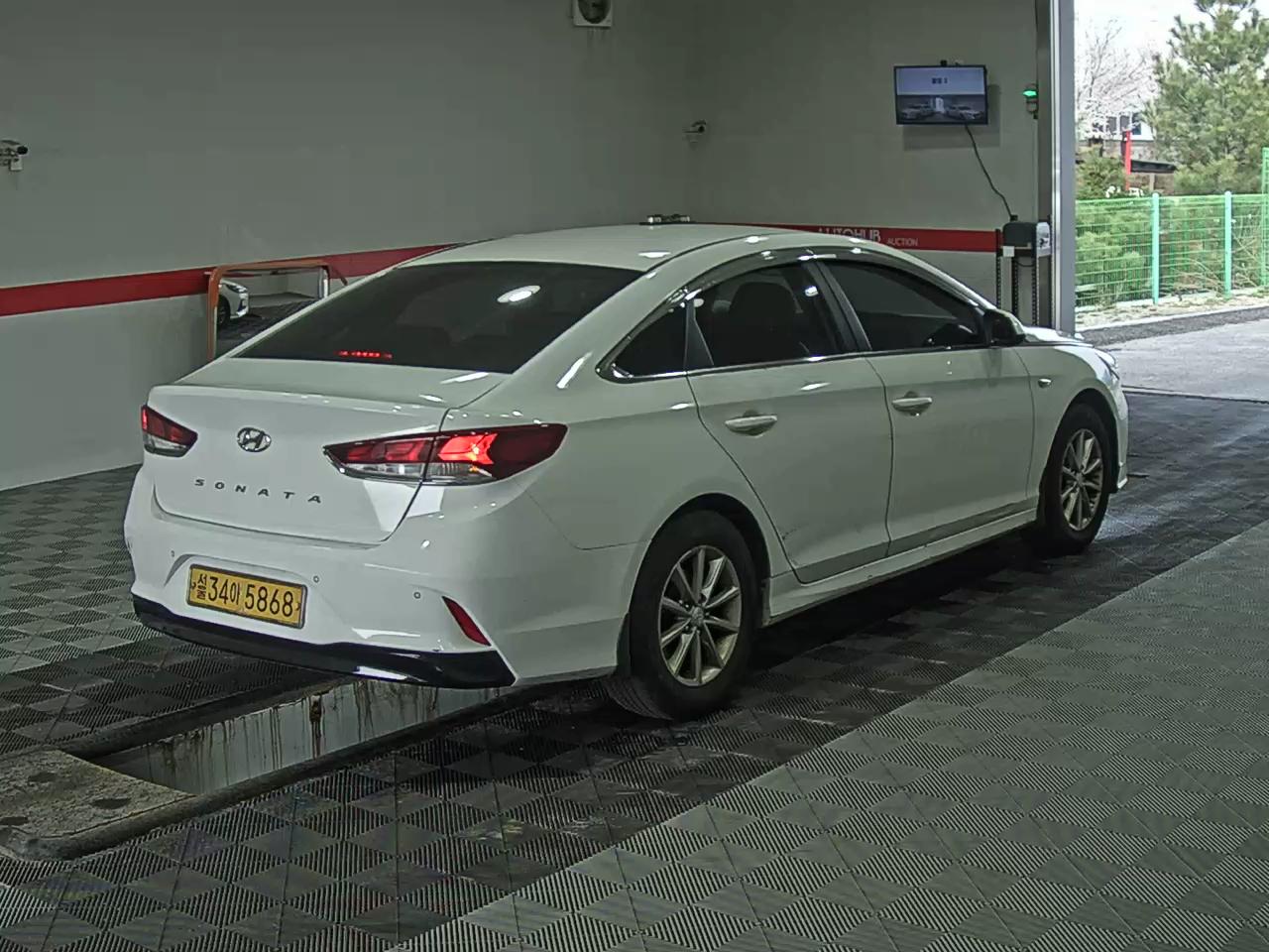 Hyundai Sonata - 4
